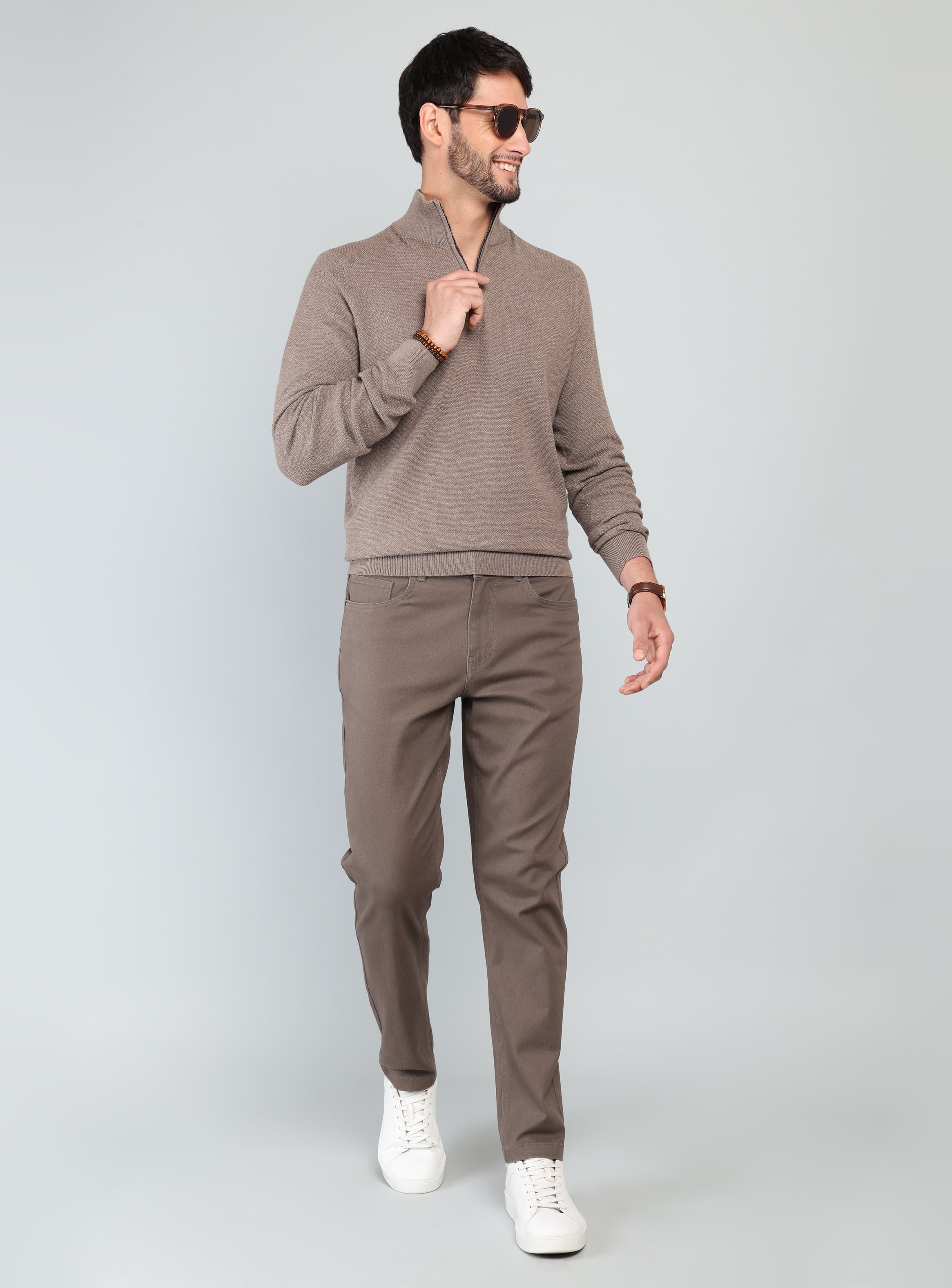SWEATER CUELLO ALTO REGULAR FIT CAFE  ARROW - 4