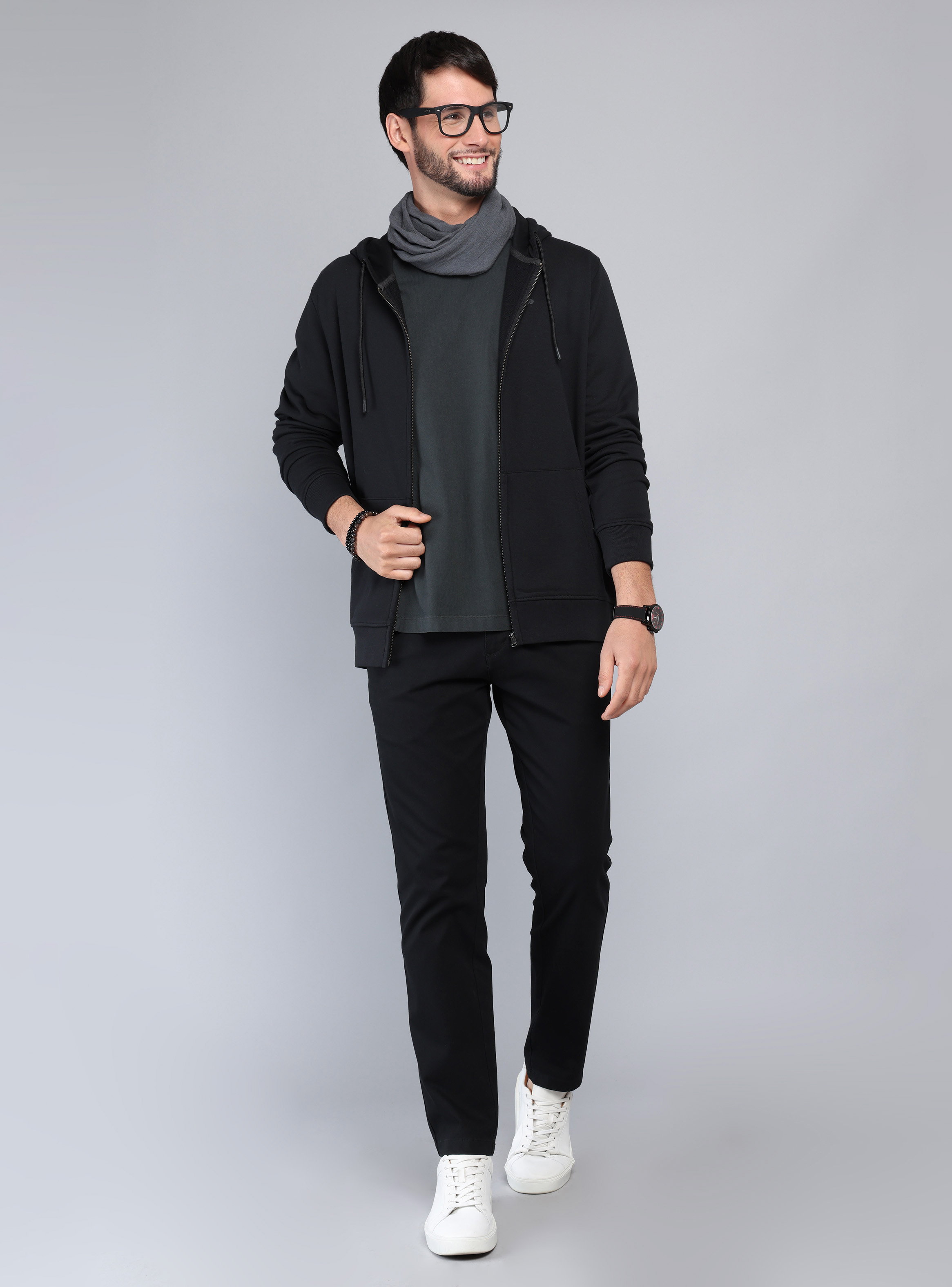 POLERON CON CAPUCHA REGULAR FIT NEGRO ARROW - 4