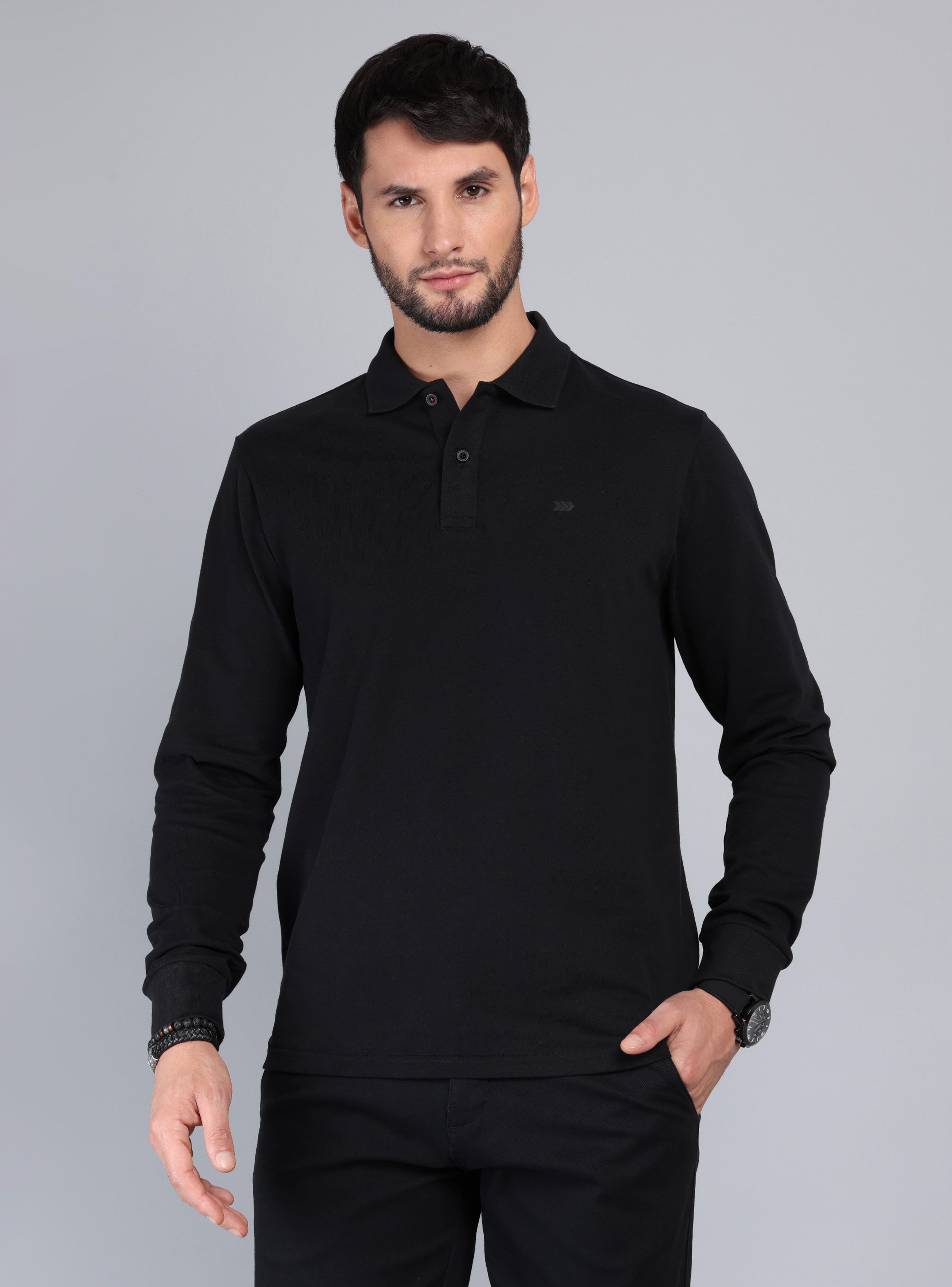 POLERA LISA MANGA LARGA REGULAR FIT NEGRO ARROW - 1