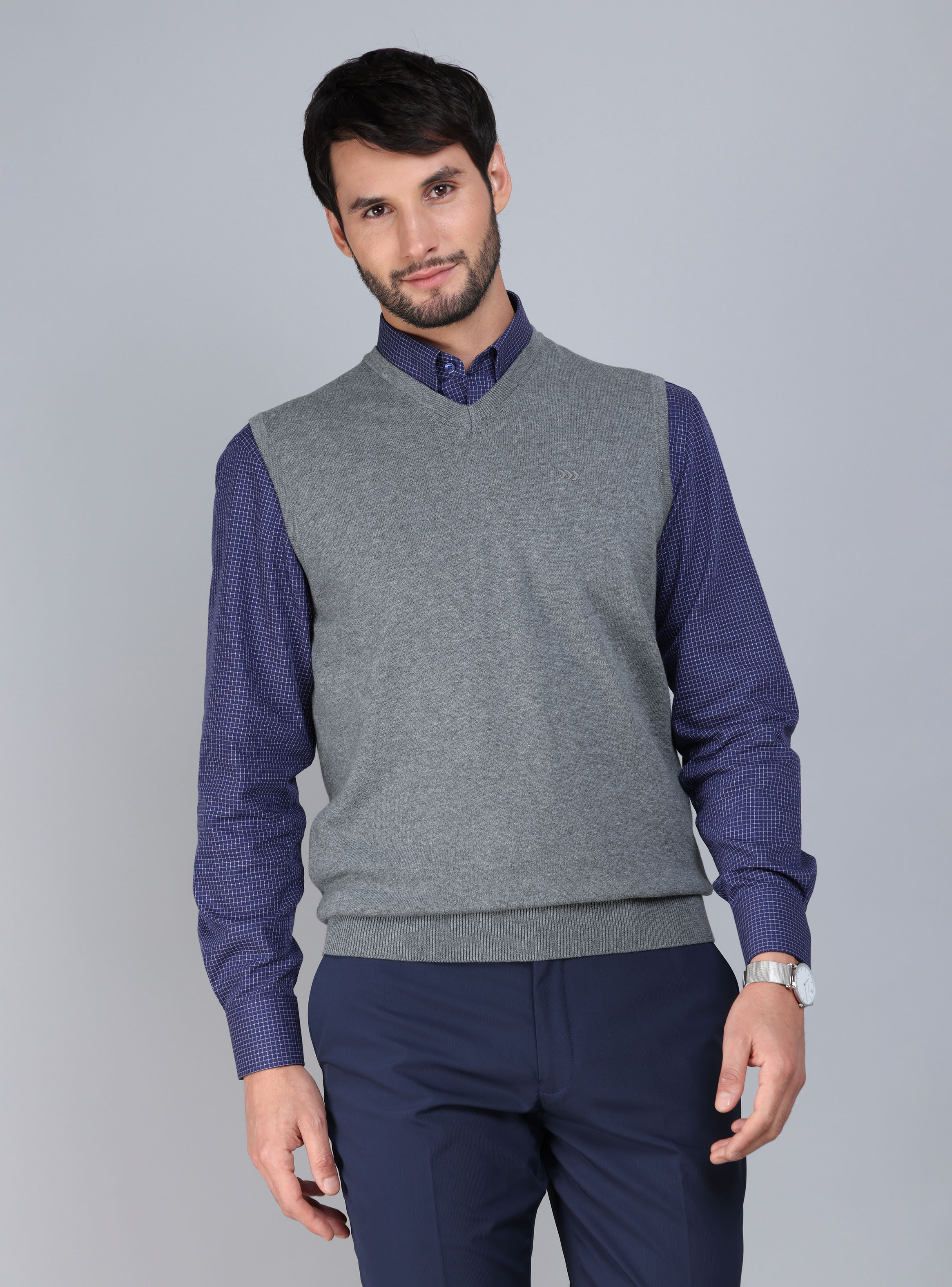 SWEATER SIN MANGAS REGULAR FIT GRIS ARROW - 1