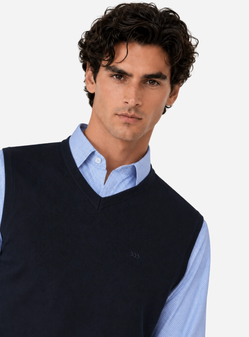 SWEATER SIN MANGAS REGULAR FIT AZUL MARINO ARROW - 3