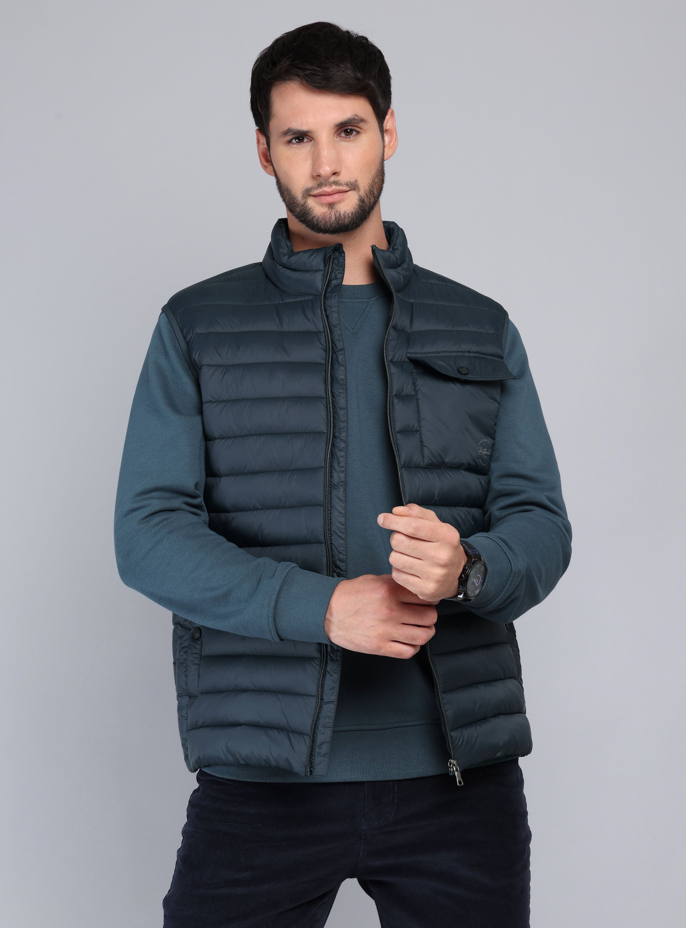 PARKA SIN MANGAS REGULAR FIT PETROLEO ARROW - 1