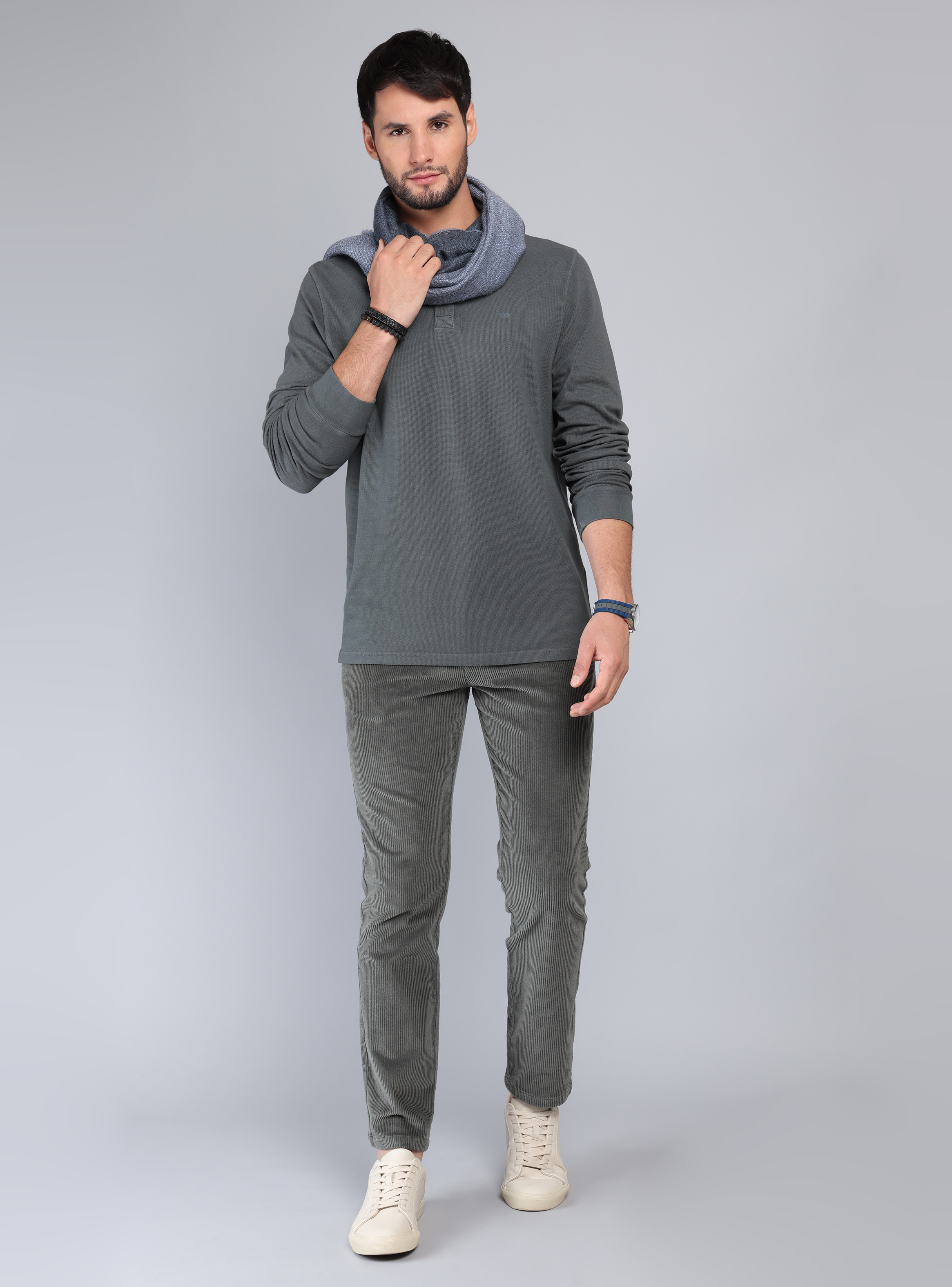 POLERA PIQUE STONE WASH REGULAR FIT GRIS OSCURO ARROW - 4