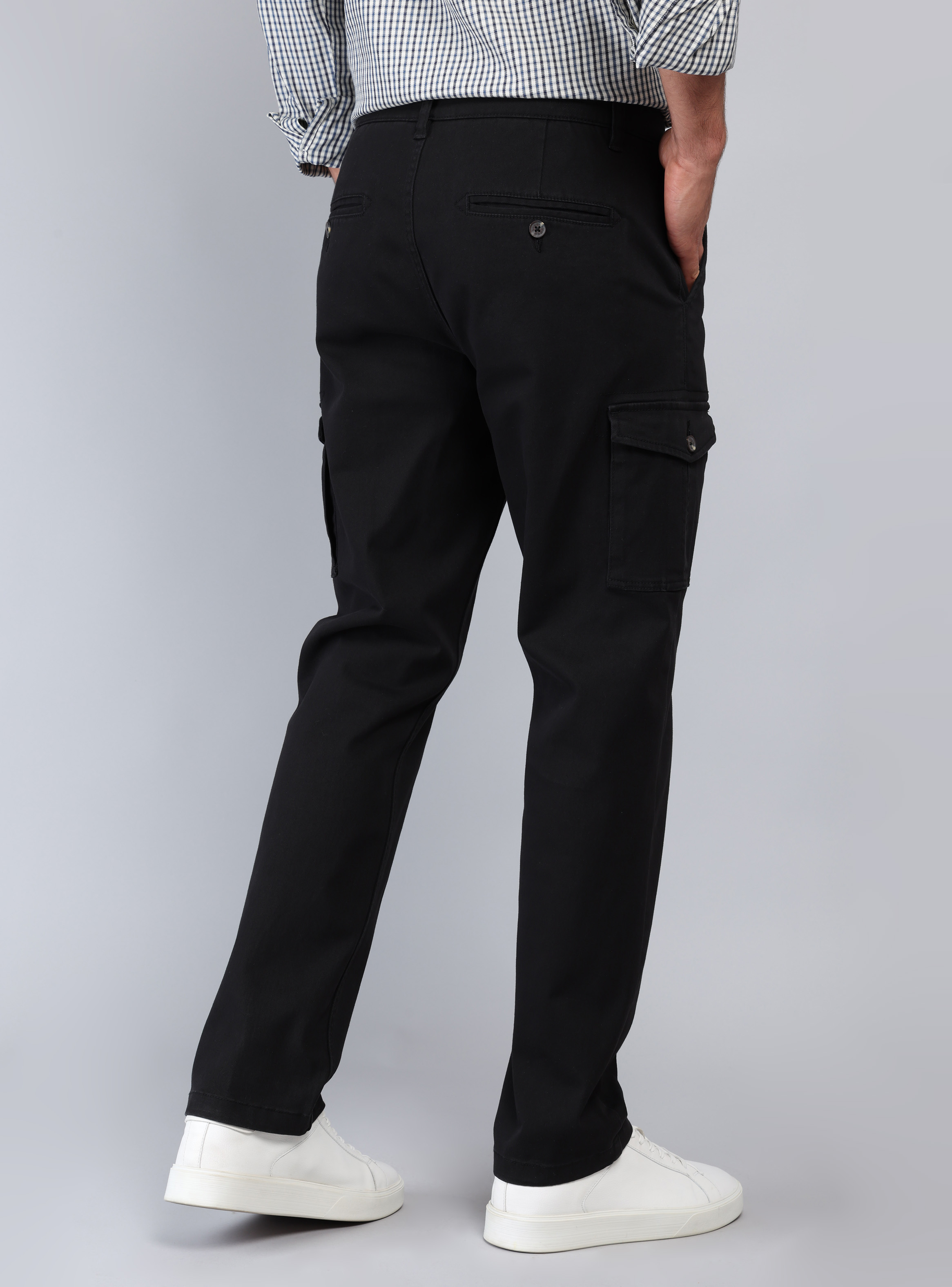 PANTALON CARGO REGULAR FIT NEGRO PIERO BUTTI - 2