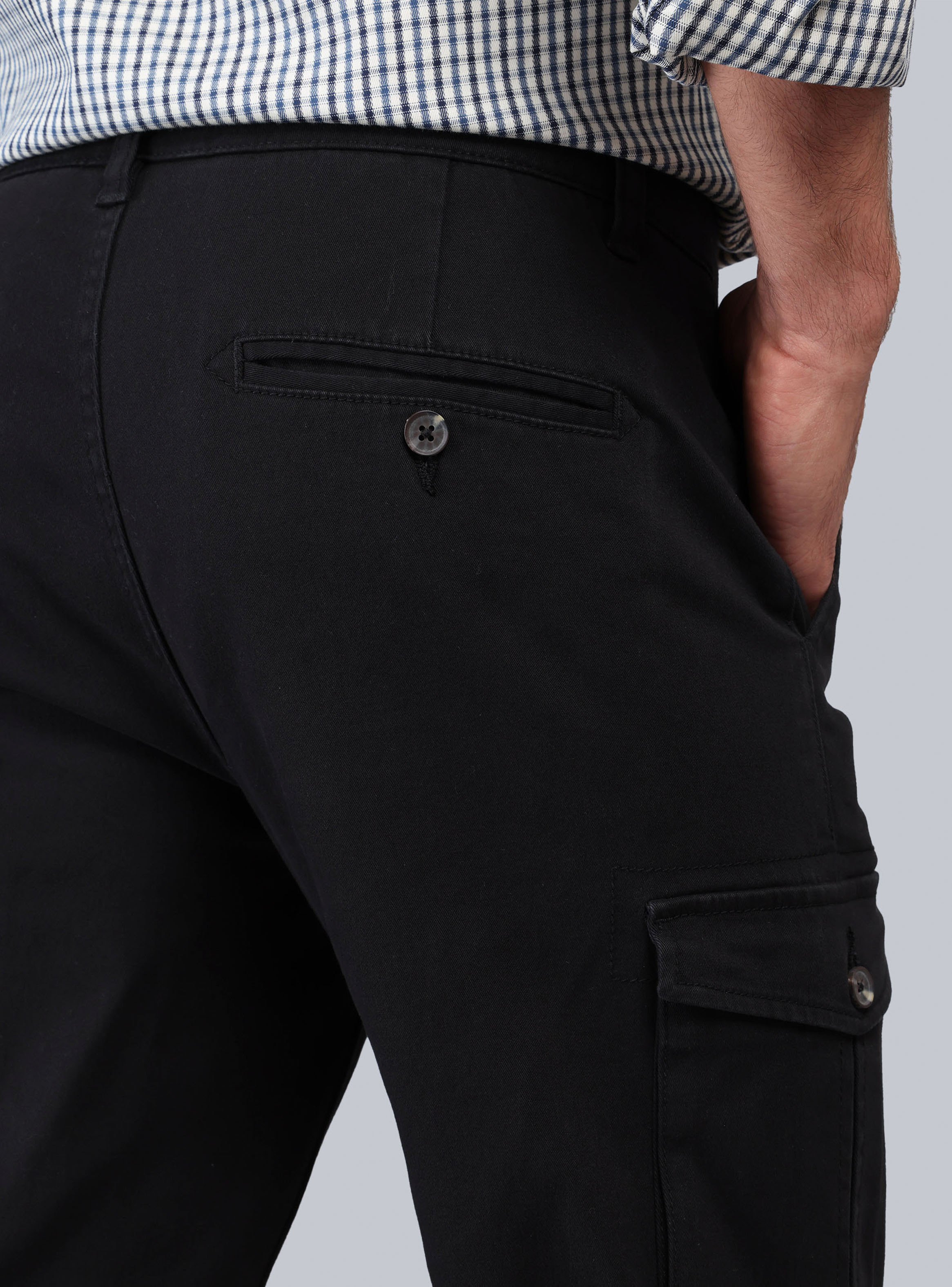PANTALON CARGO REGULAR FIT NEGRO PIERO BUTTI - 5