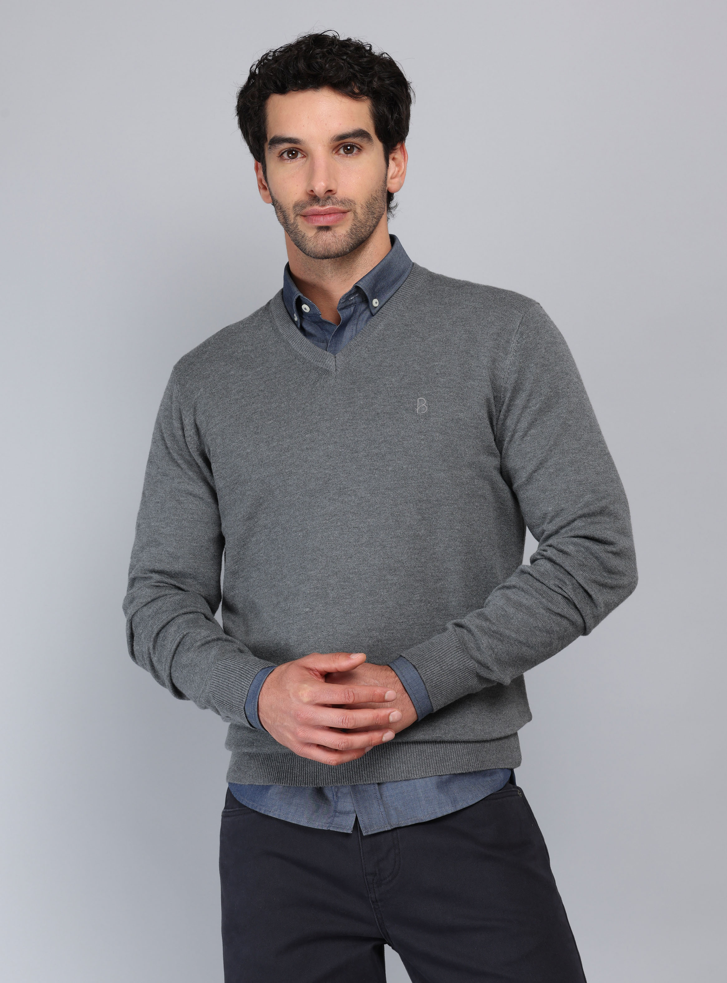 SWEATER LISO CUELLO V PIERO BUTTI - 1