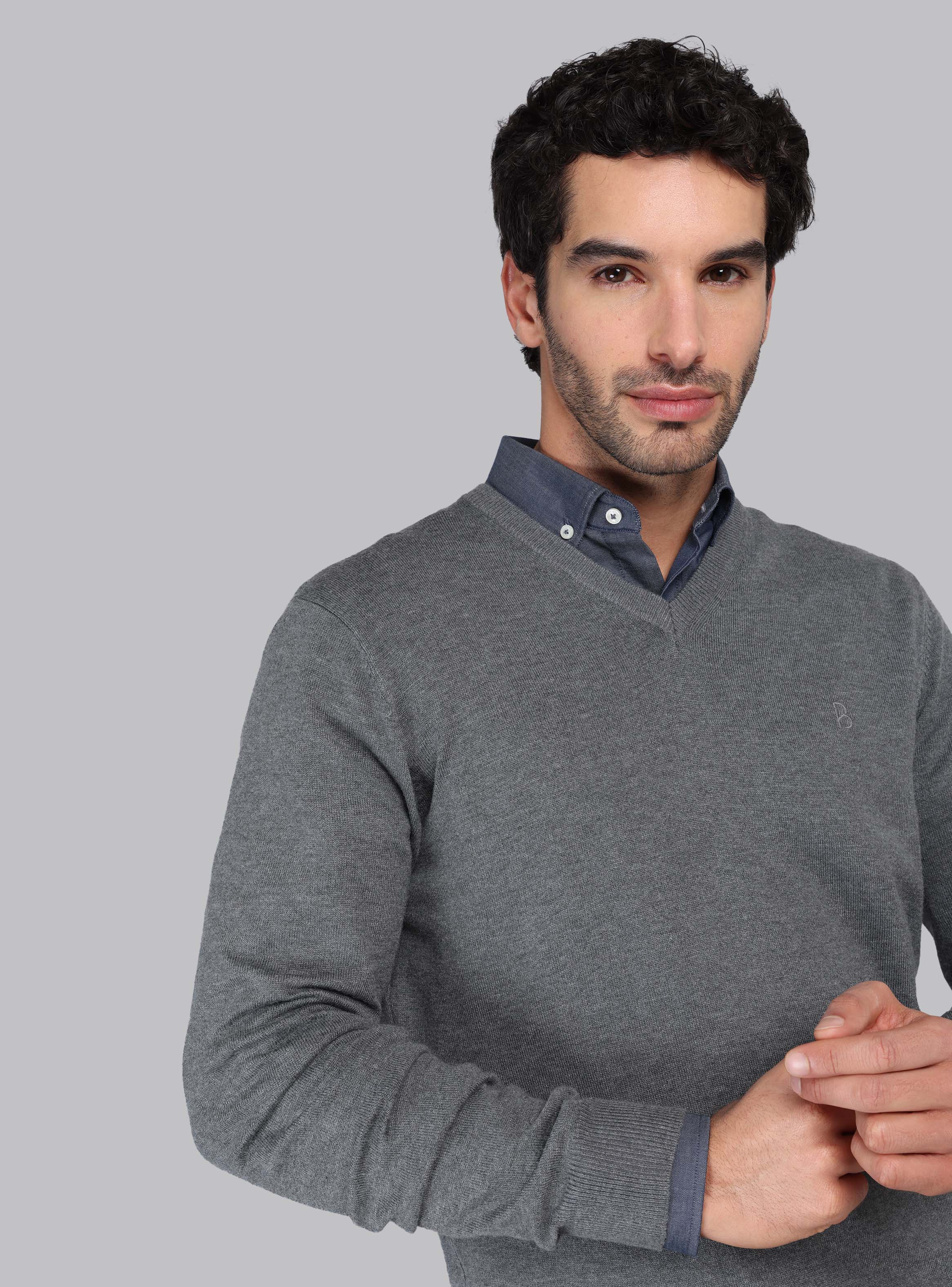 SWEATER LISO CUELLO V PIERO BUTTI - 3