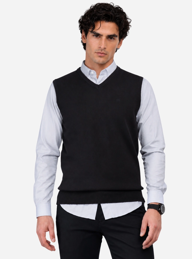 SWEATER SIN MANGAS REGULAR FIT NEGRO ARROW - 1