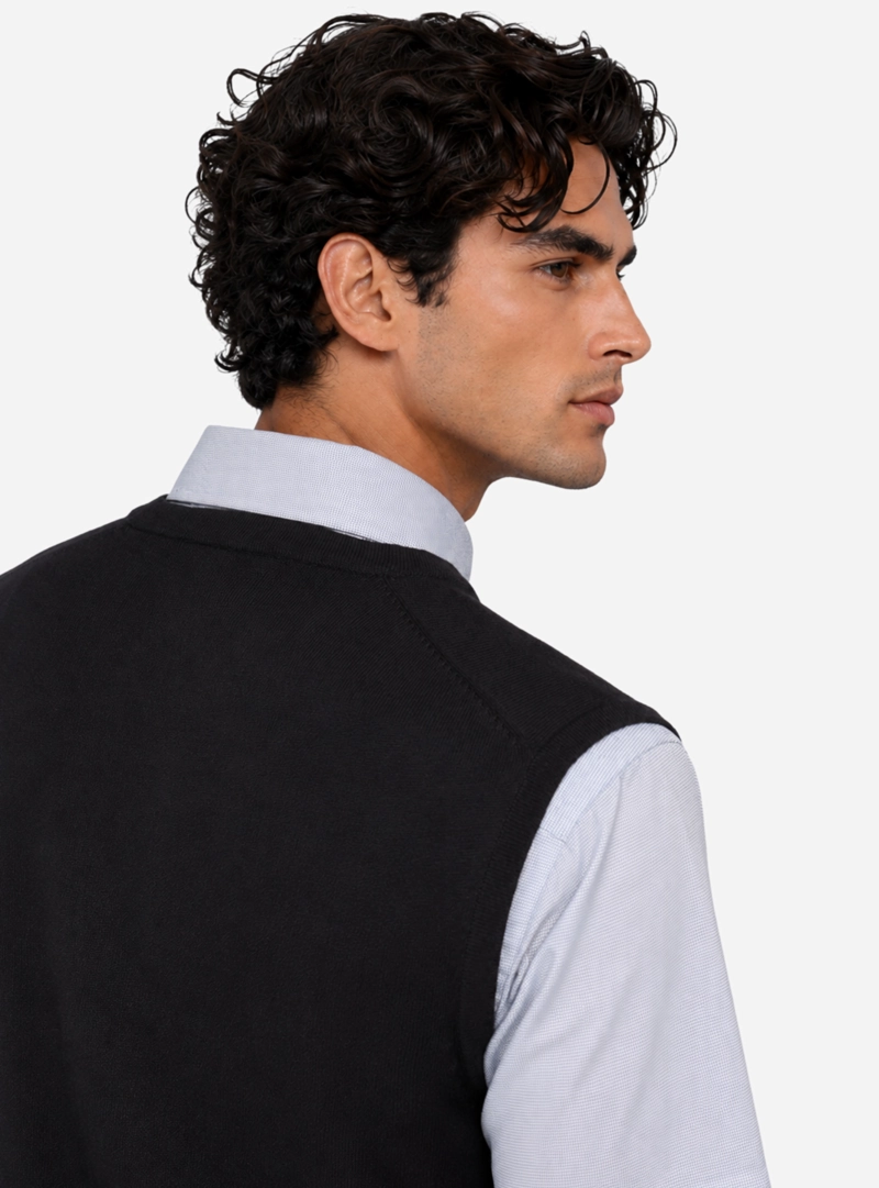 SWEATER SIN MANGAS REGULAR FIT NEGRO ARROW - 4