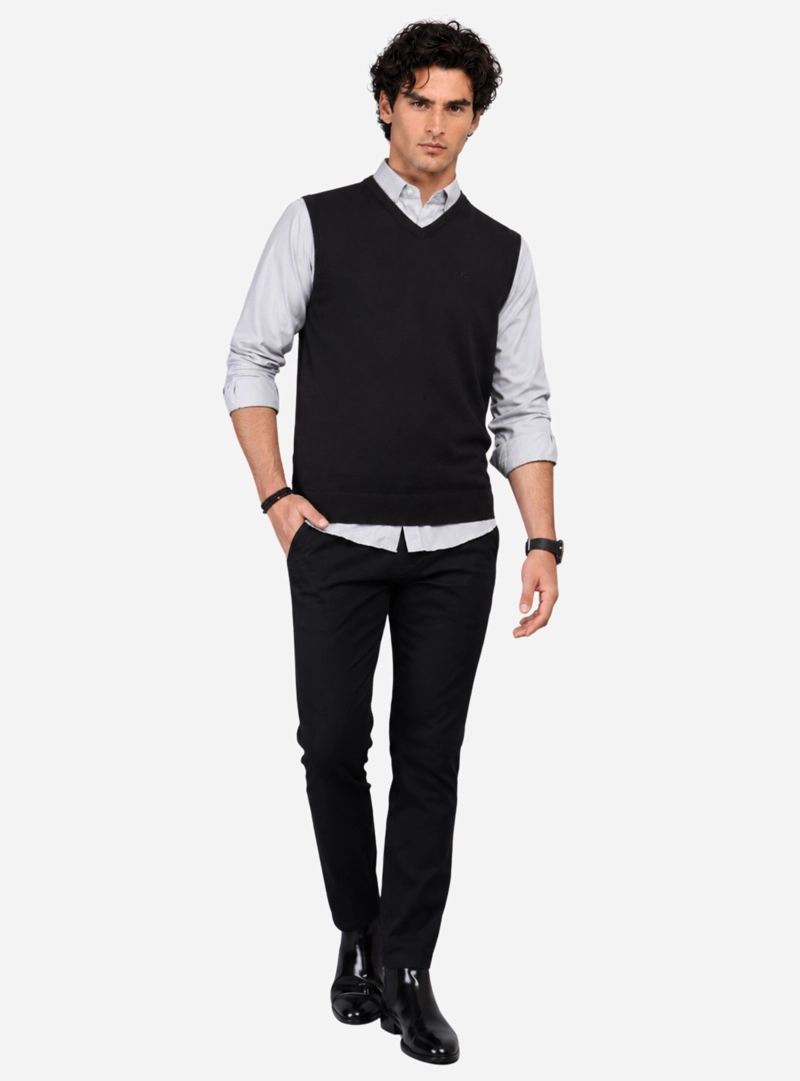 SWEATER SIN MANGAS REGULAR FIT NEGRO ARROW - 5