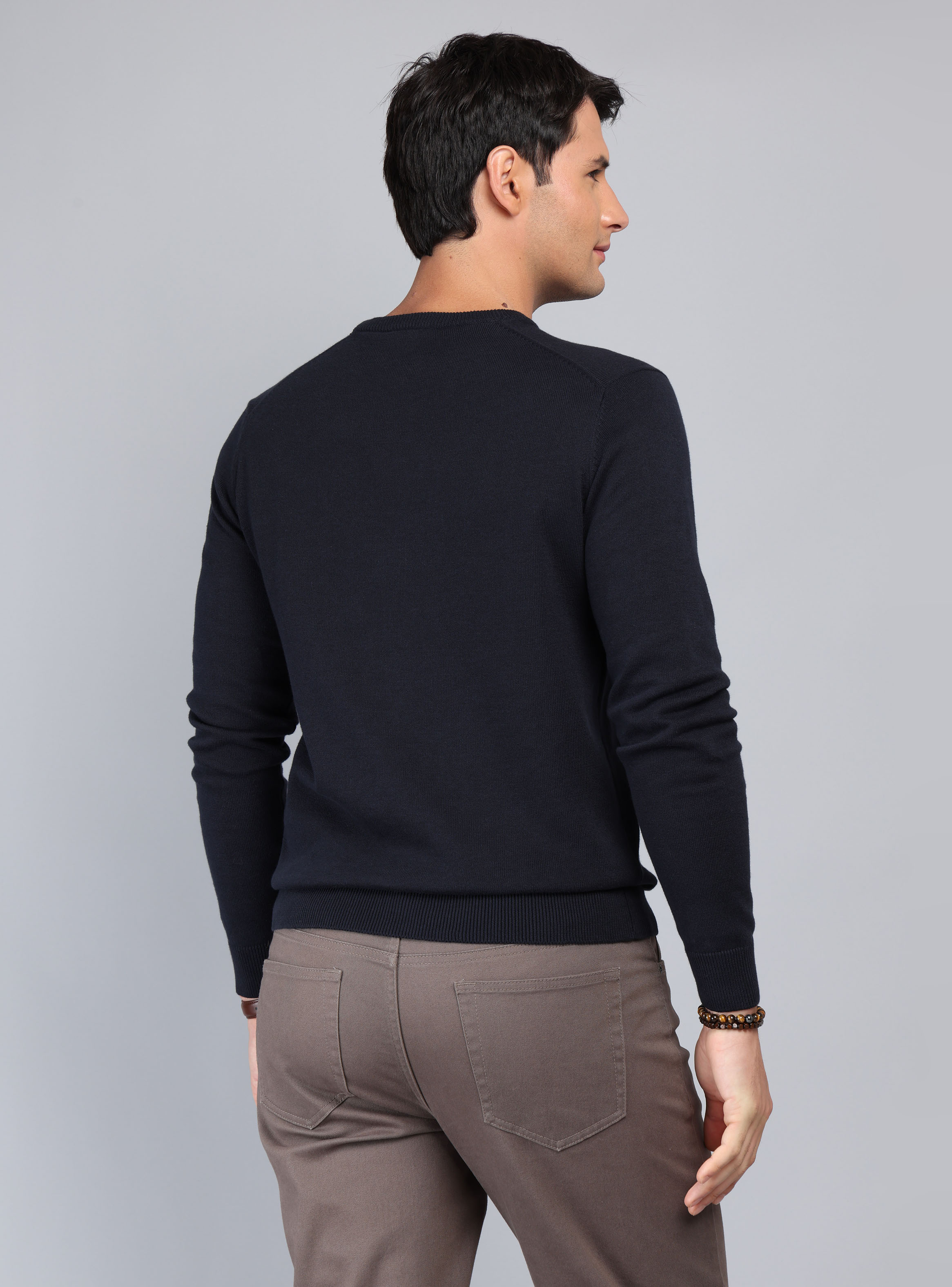 SWEATER CUELLO REDONDO REGULAR FIT AZUL MARINO ARROW - 2