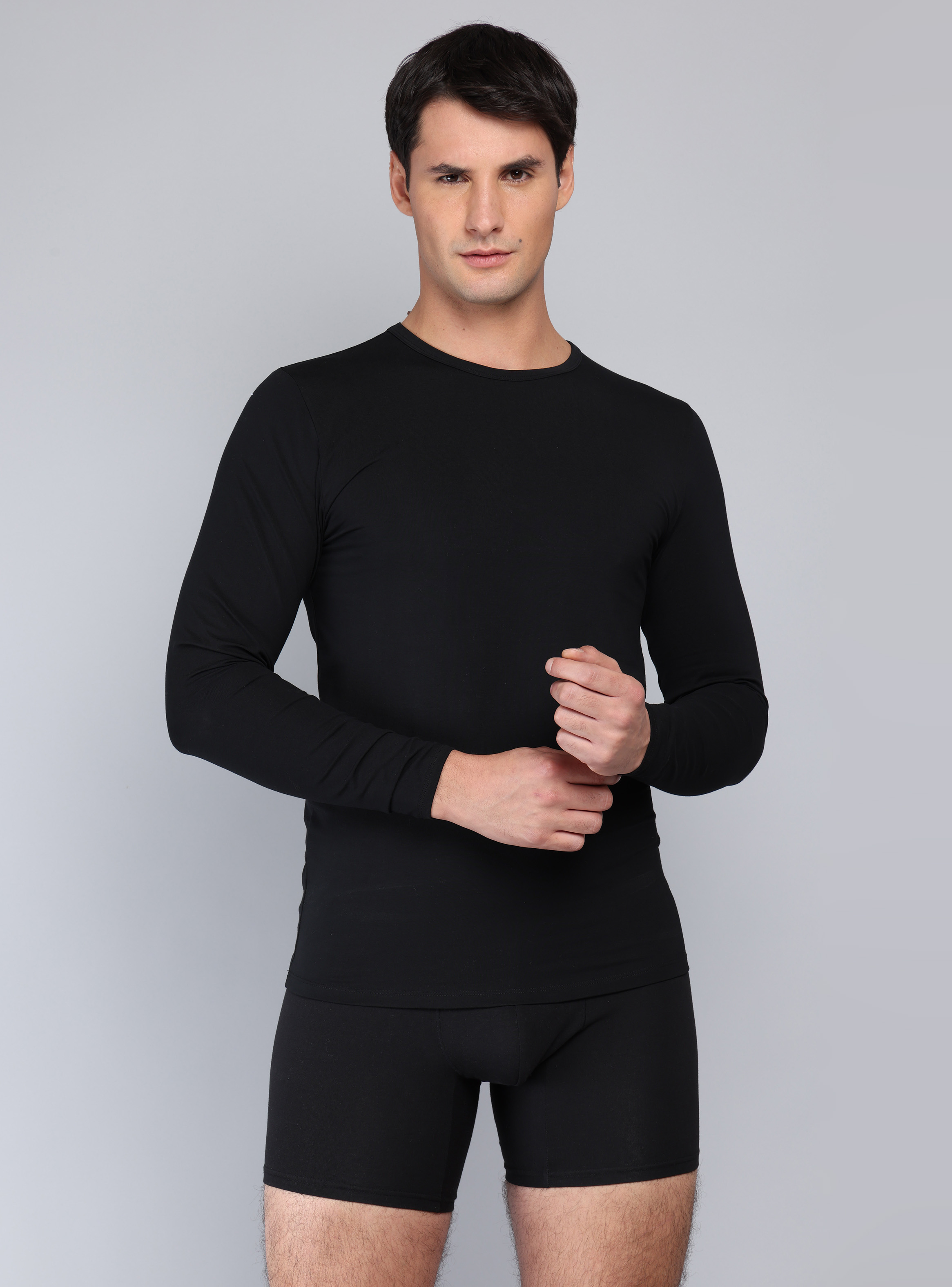 CAMISETA PRIMERA CAPA REGULAR FIT NEGRO ARROW - 1