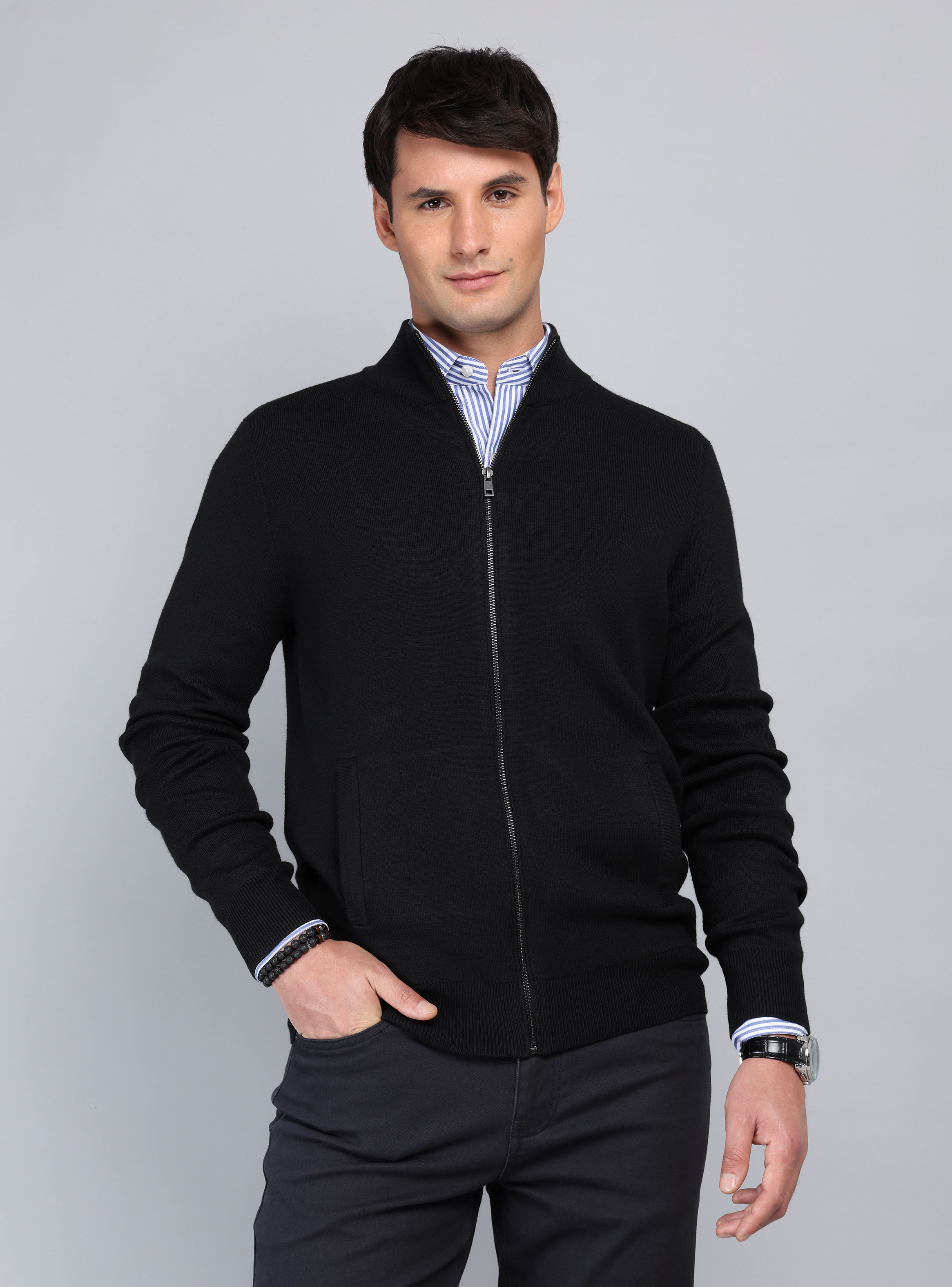 SWEATER CUELLO ALTO REGULAR FIT NEGRO ARROW - 1
