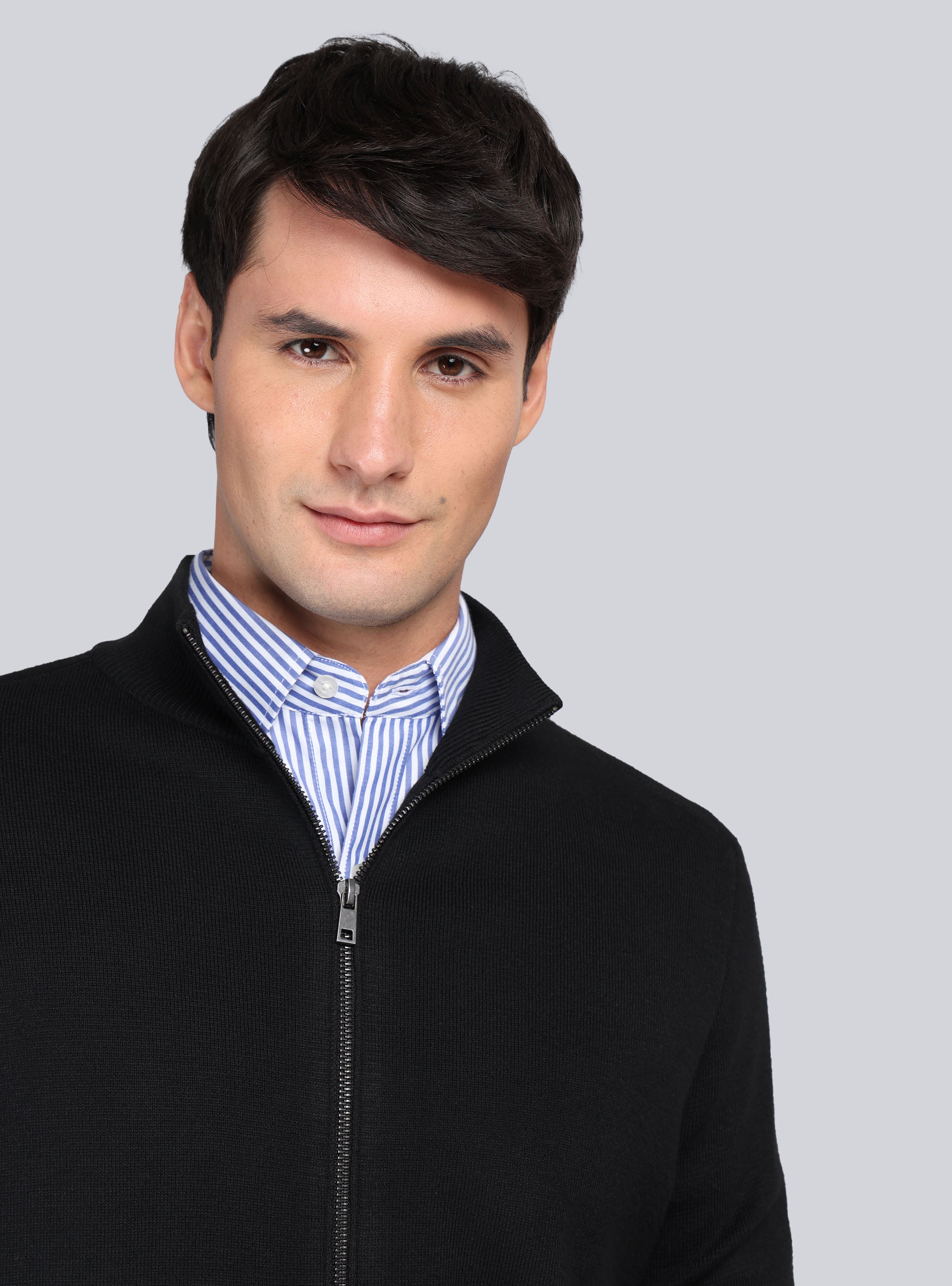 SWEATER CUELLO ALTO REGULAR FIT NEGRO ARROW - 3