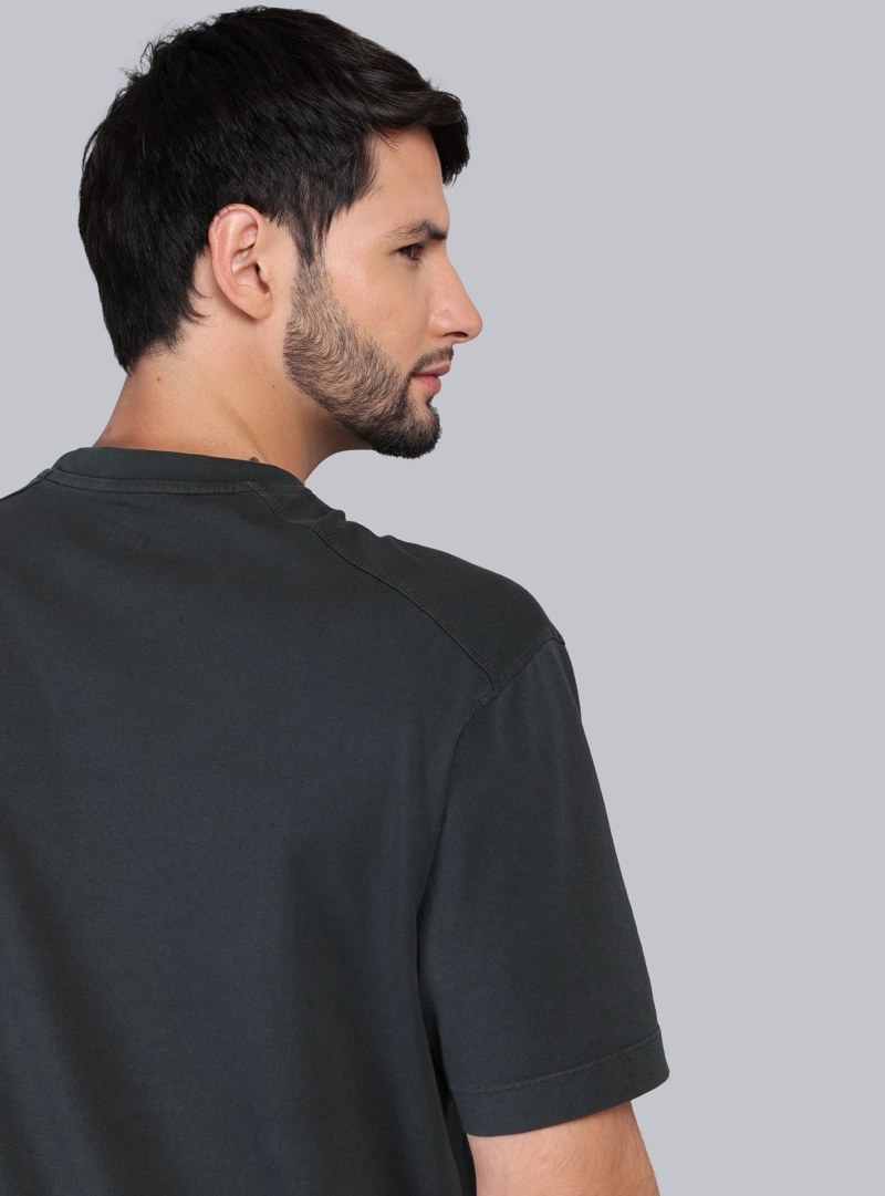 POLERA LISA STONE WASH REGULAR FIT NEGRO ARROW - 5
