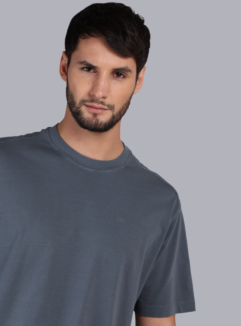 POLERA LISA STONE WASH REGULAR FIT GRIS OSCURO ARROW - 3