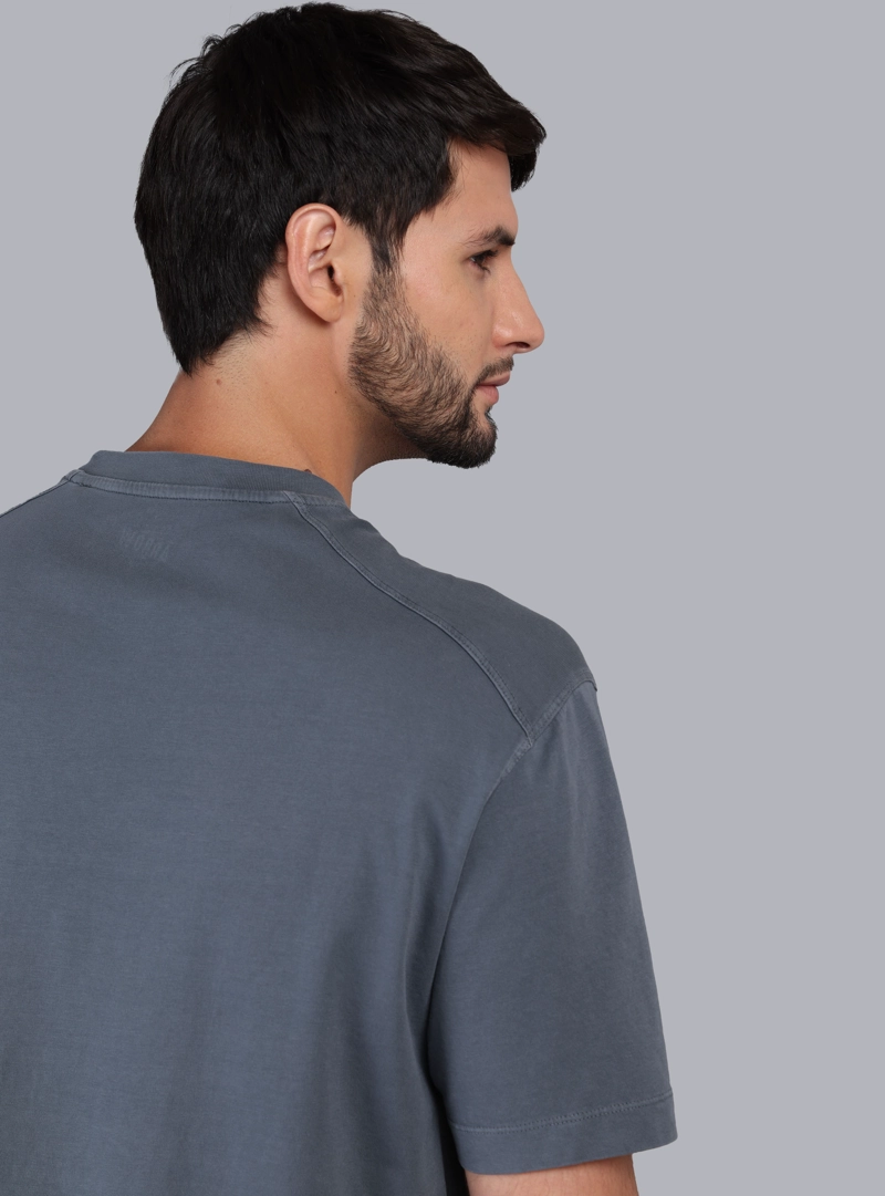POLERA LISA STONE WASH REGULAR FIT GRIS OSCURO ARROW - 5