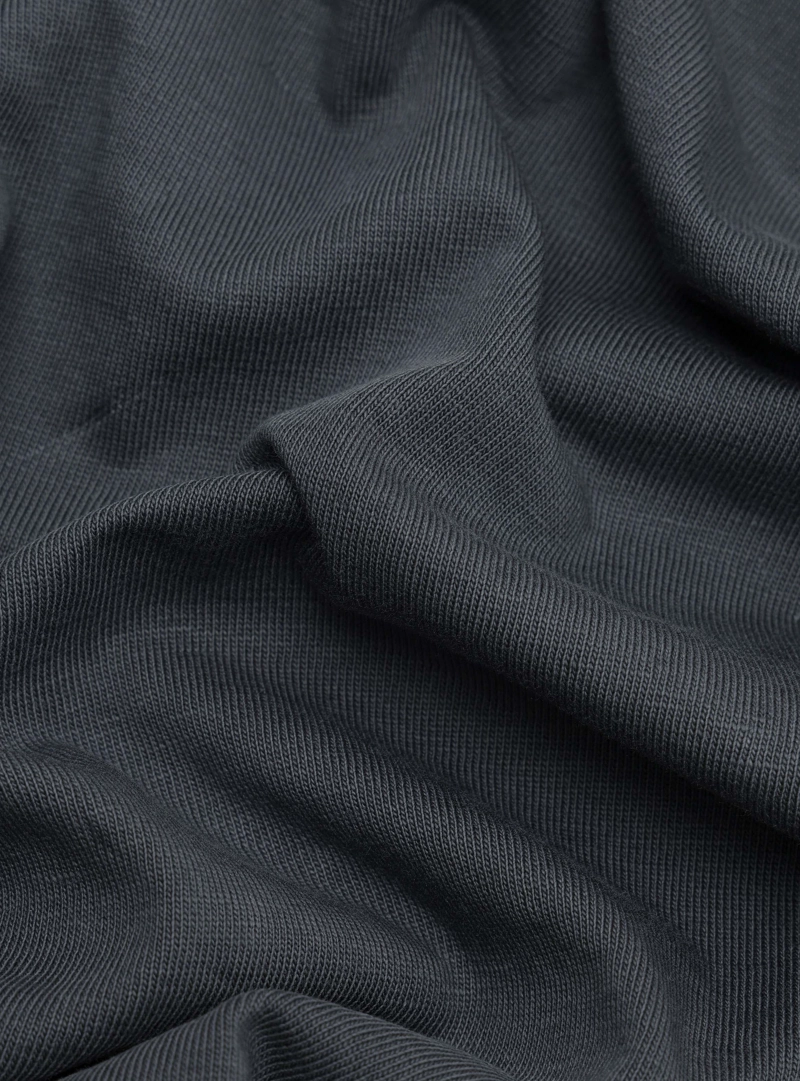 POLERA LISA STONE WASH REGULAR FIT GRIS OSCURO ARROW - 6