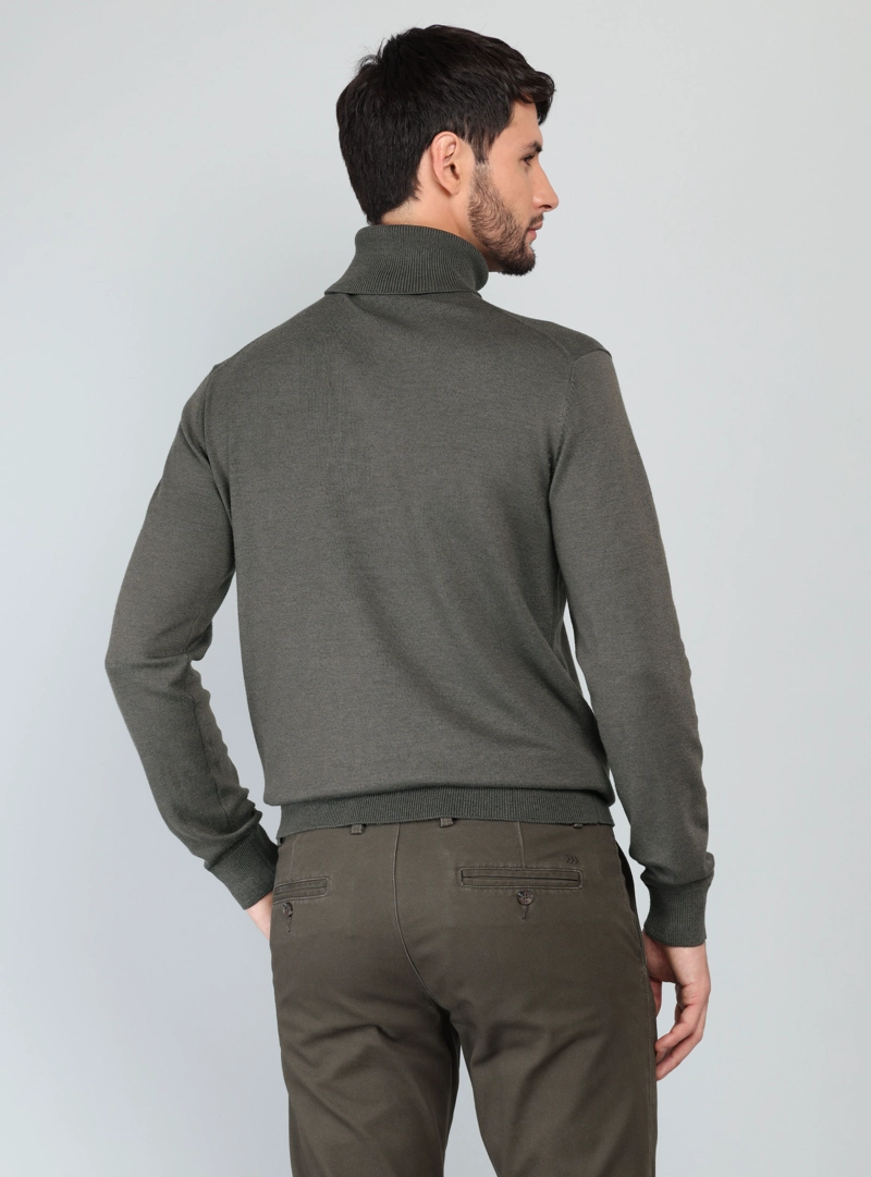 SWEATER CUELLO ALTO REGULAR FIT VERDE ARROW - 2