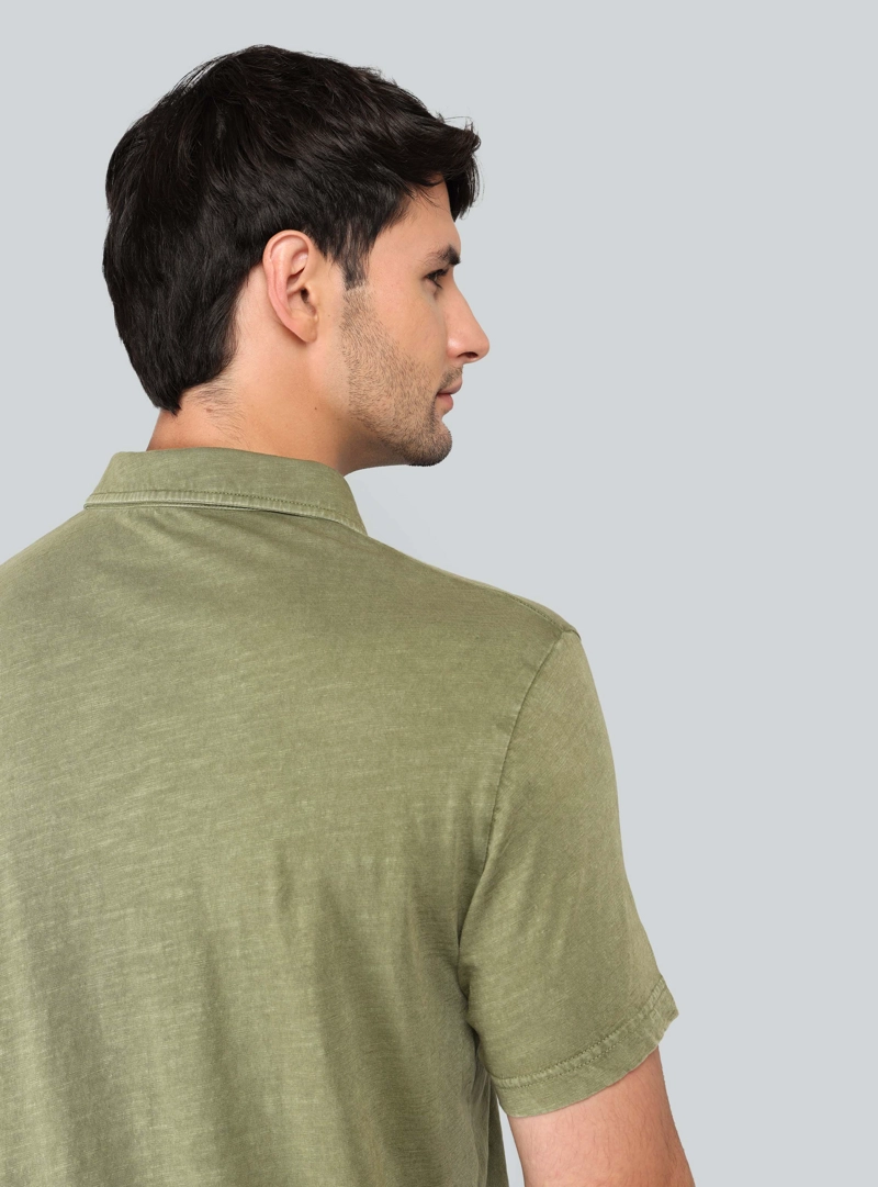 POLERA LISA STONE WASH REGULAR FIT VERDE ARROW - 5