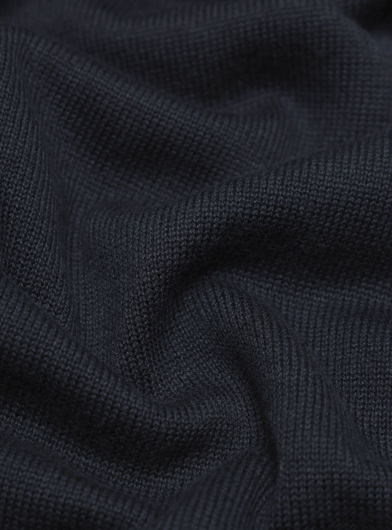 SWEATER SIN MANGAS REGULAR FIT AZUL MARINO ARROW - 6