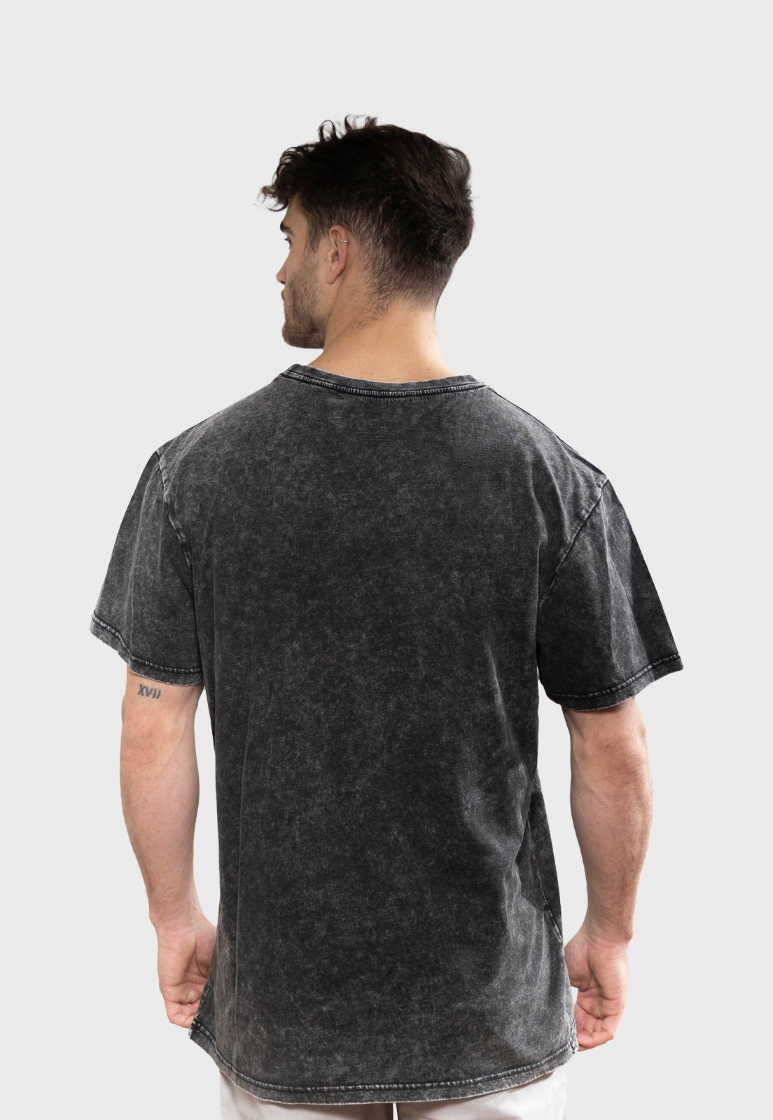 POLERA ORGÁNICA ACID-WASH RECTANGULAR LOGO NEGRO HOMBRE FALCONE - 3