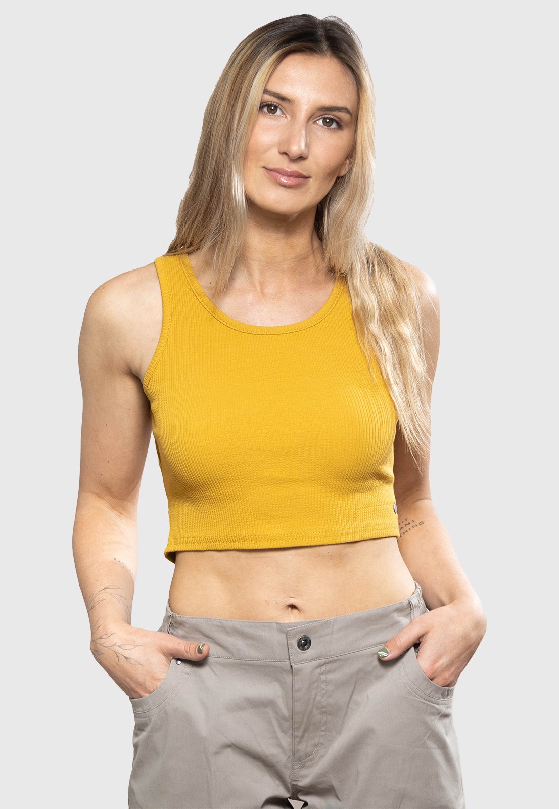 CROP TOP ALL DAY MOSTAZA MUJER FALCONE - 1