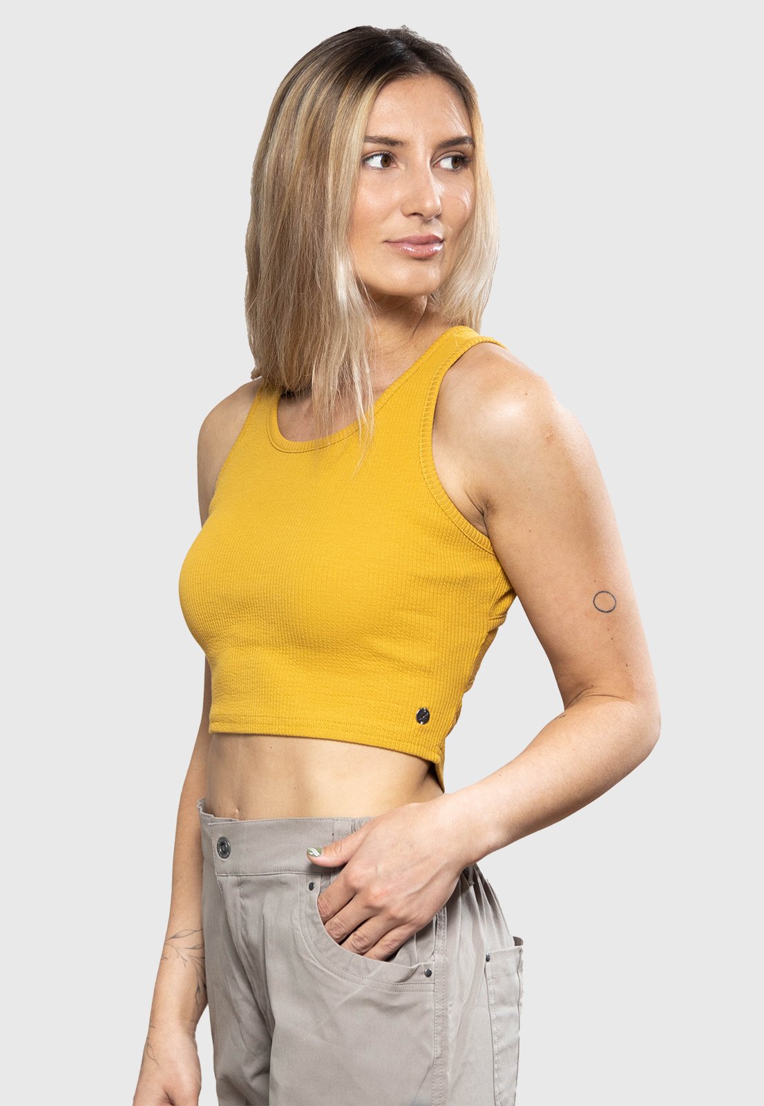 CROP TOP ALL DAY MOSTAZA MUJER FALCONE - 3