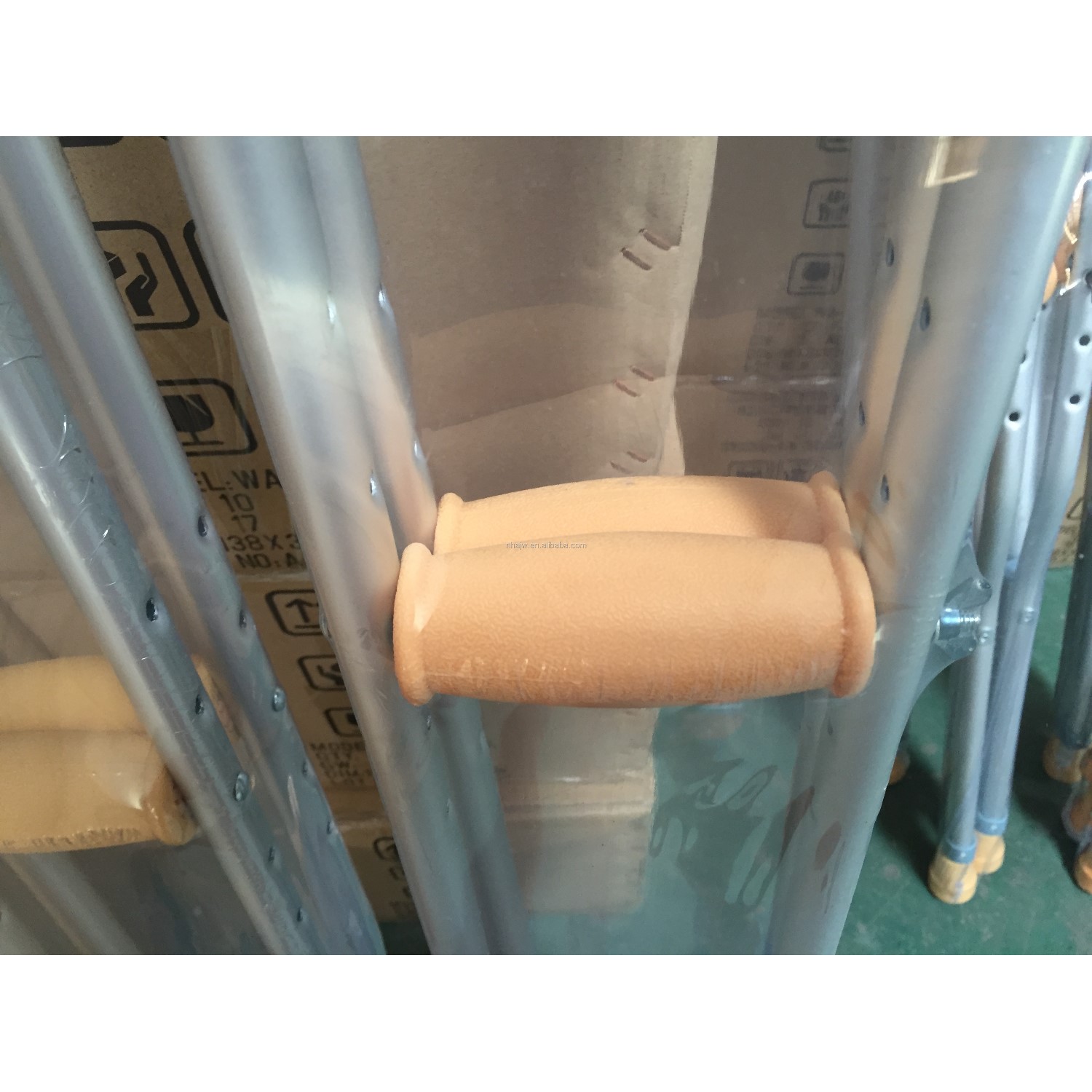 PAR DE MULETAS AXILARES PROCHEF DE ALUMINIO AJUSTABLES ULTRA LIVIANAS (TALLA S) - 4