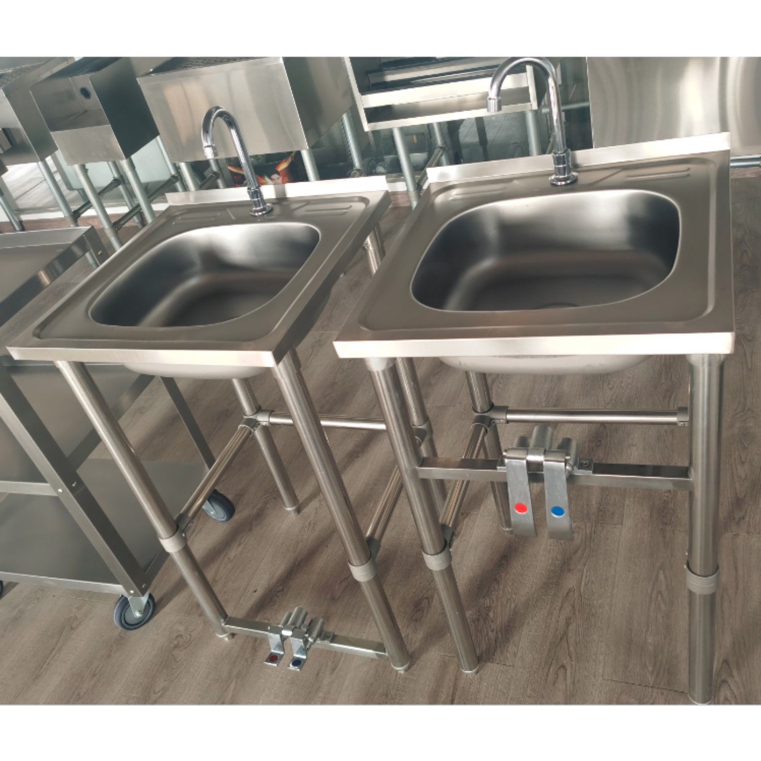 LAVAMANOS PROCHEF ACCION PEDAL INOX CON GRIFERIA ACERO - 5