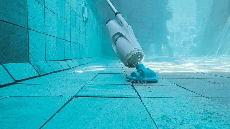ASPIRADORA DE PISCINA RECARGABLE TELSA 05 ULTRA KOKIDO INALAMBRICO Y PORTATIL - 6
