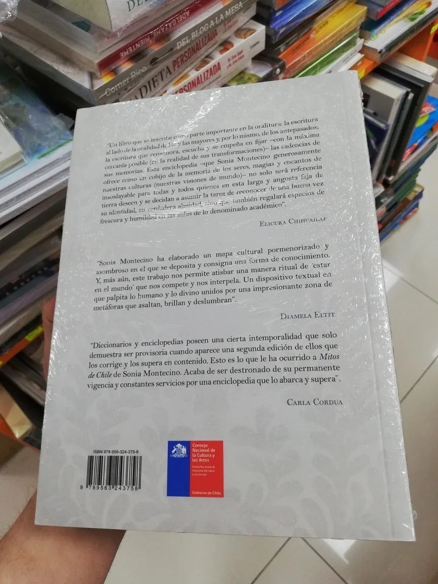 LIBRO MITOS DE CHILE. ENCICLOPEDIA DE SERES, APARICIONES Y ENCANTOS SONIA MONTECINO - 2