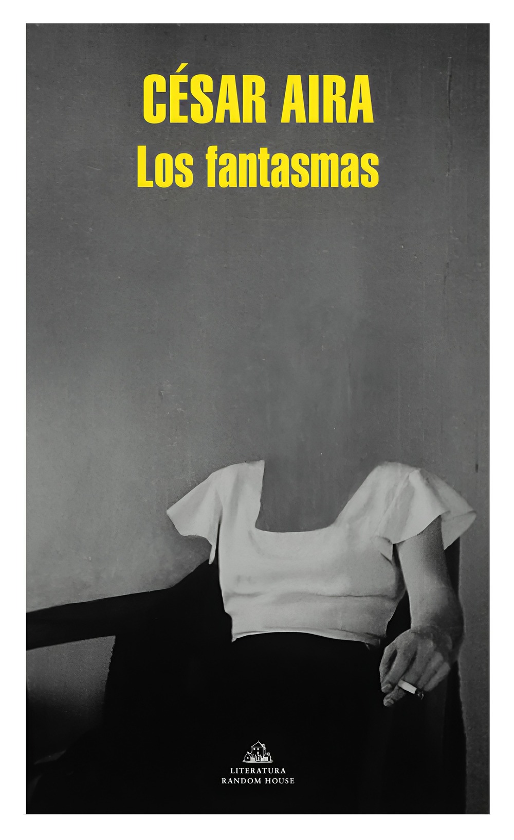 LIBRO LOS FANTASMAS CÉSAR AIRA - 1