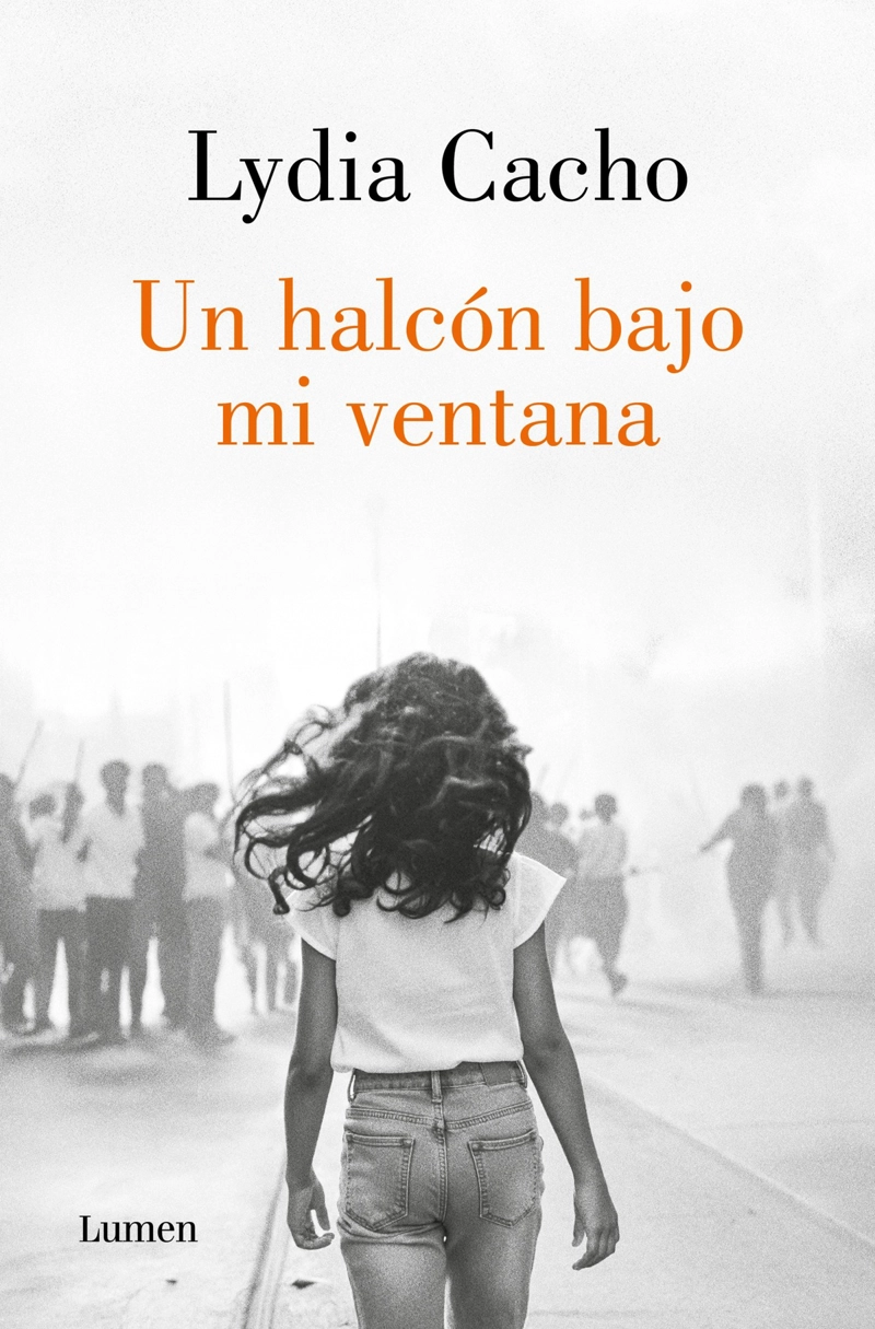 LIBRO UN HALCON BAJO MI VENTANA - LYDIA CACHO - 1