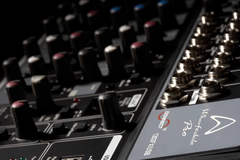 MIXER WHARFEDALE 1202 FX /USB 4 CANALES MONO 4 - 6