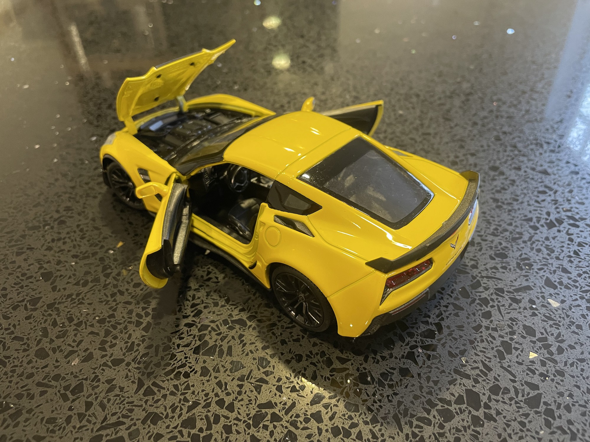 AUTO PELLITOS REPLICA CORVETTE Z06 2017 ESCALA 1:24 24085 - 2