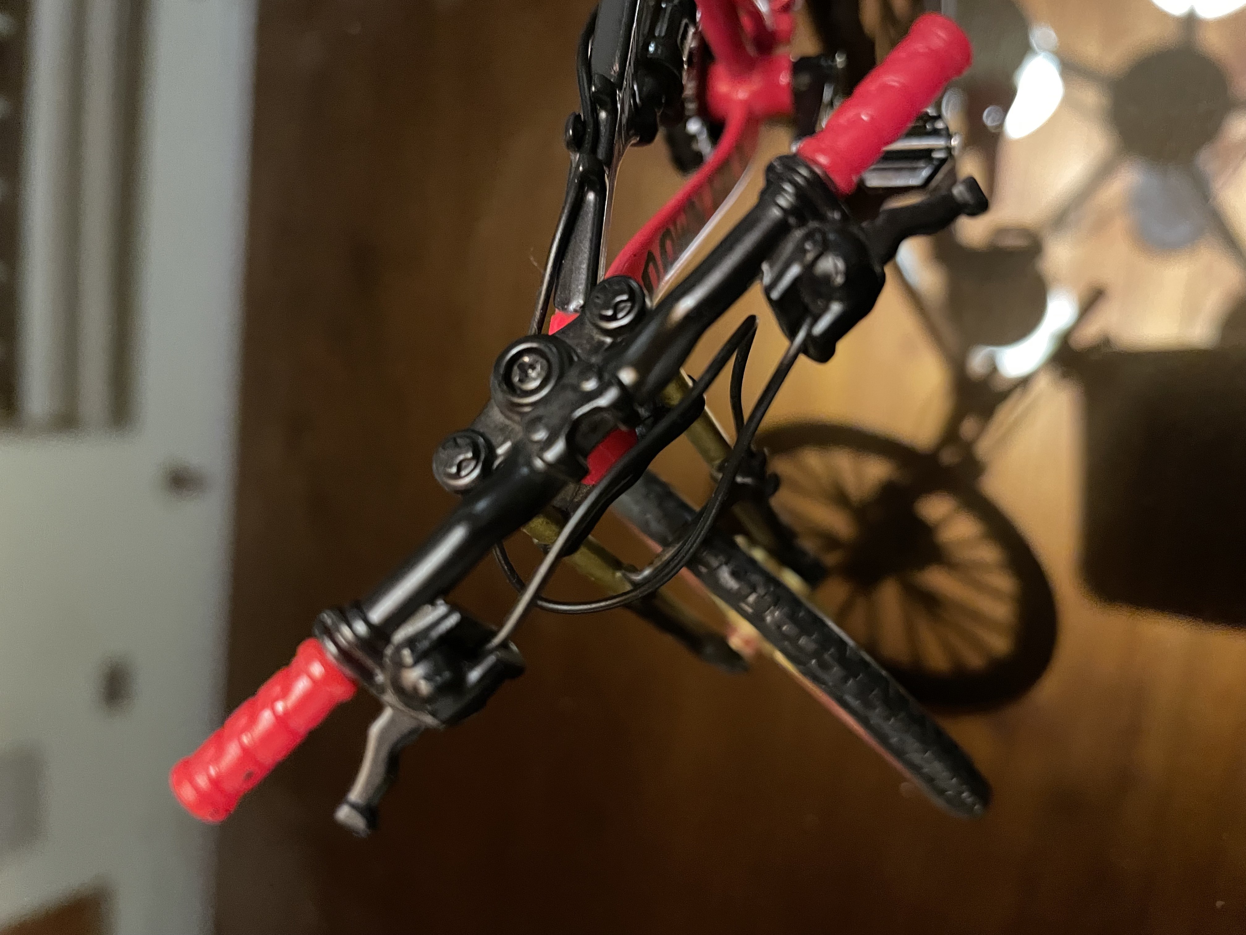 BICICLETA MTB ESCALA 1:10 ROJA, COLECCIONABLE - 8