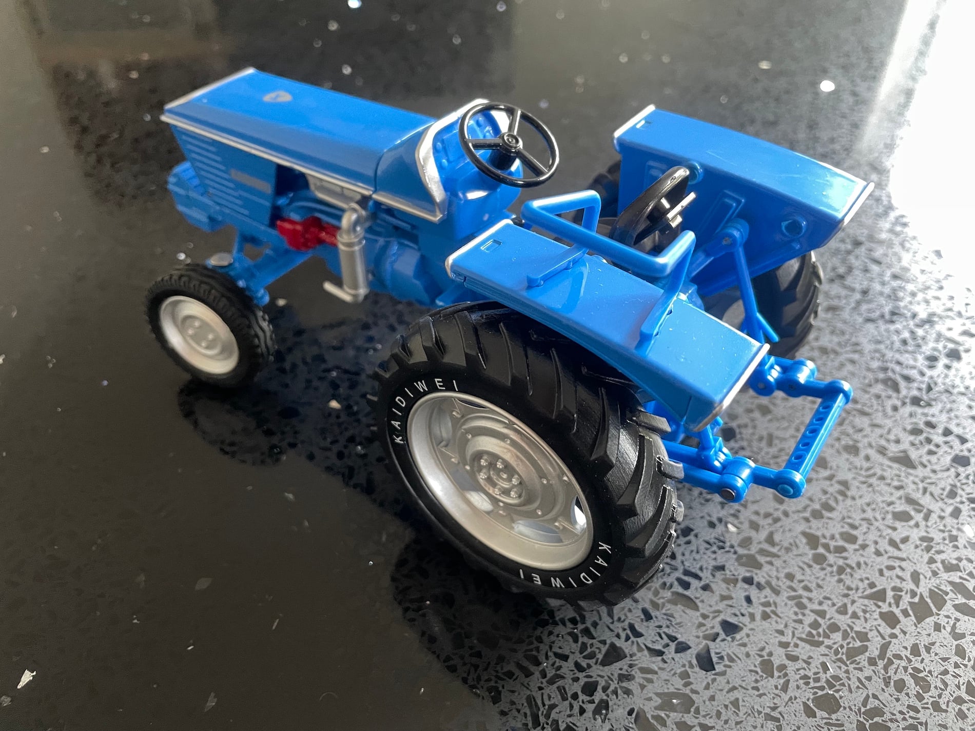 TRACTOR ESCALA KAIDIWEI AZUL 1:18 COLECCIÓN - 5
