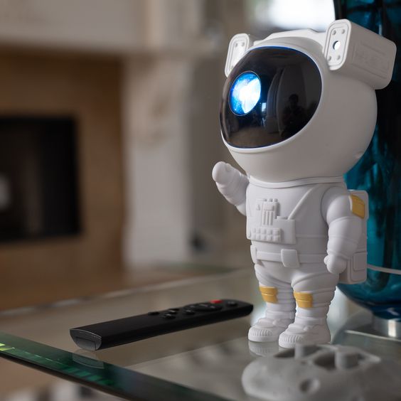 LÁMPARA INVENCIBLE PROYECTOR ASTRONAUTA GALAXIA NEBULOSA MZ67 - 3