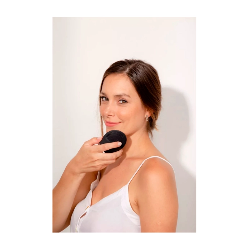 LIMPIADOR FACIAL Y MASAJEADOR MANTRA PLÁSTICO SILICONE BRUSH NEGRO - 3