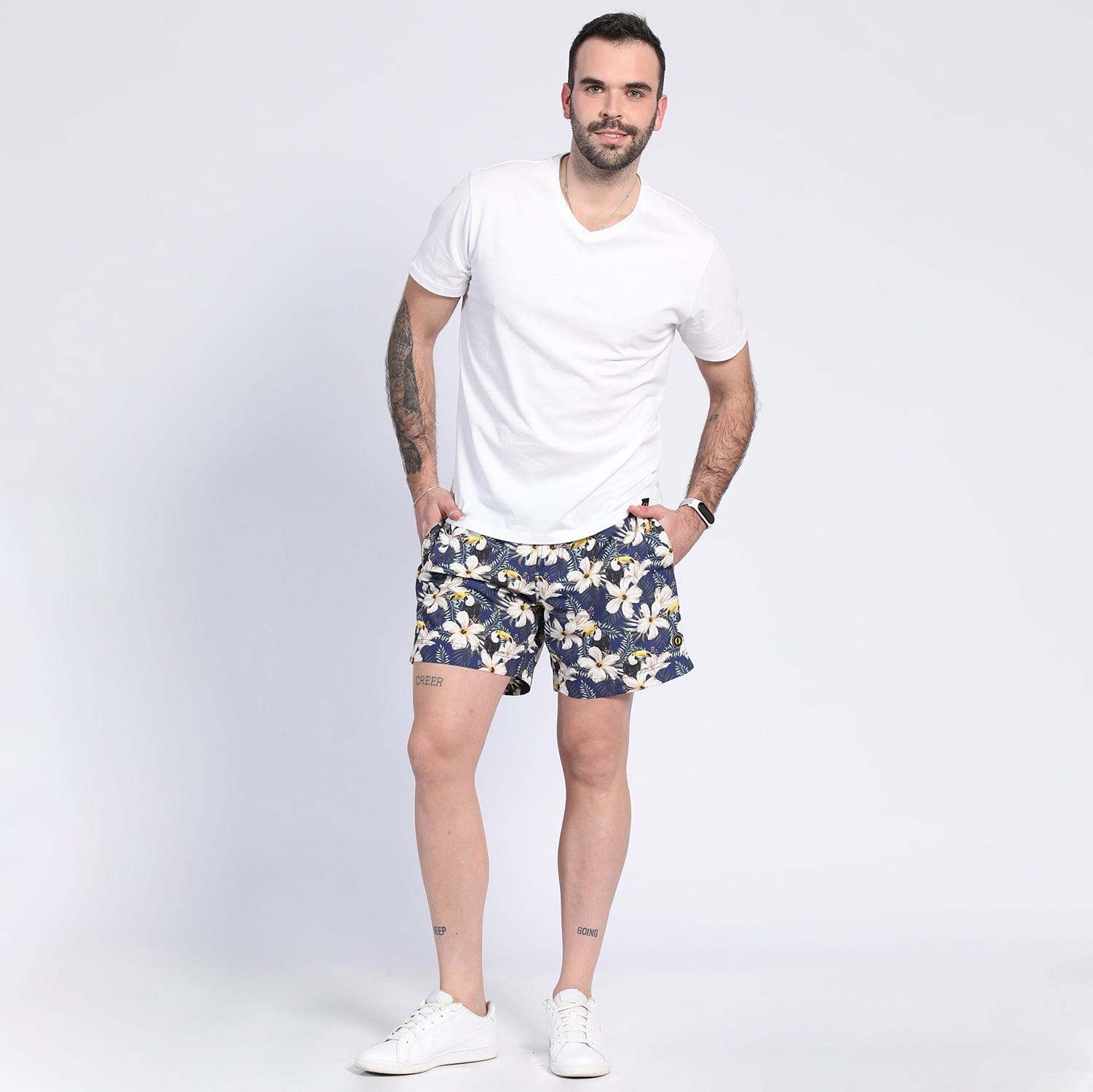 POLERA MANGA CORTA CUELLO V HOMBRE EN COLOR BLANCO ALGODÓN - 1