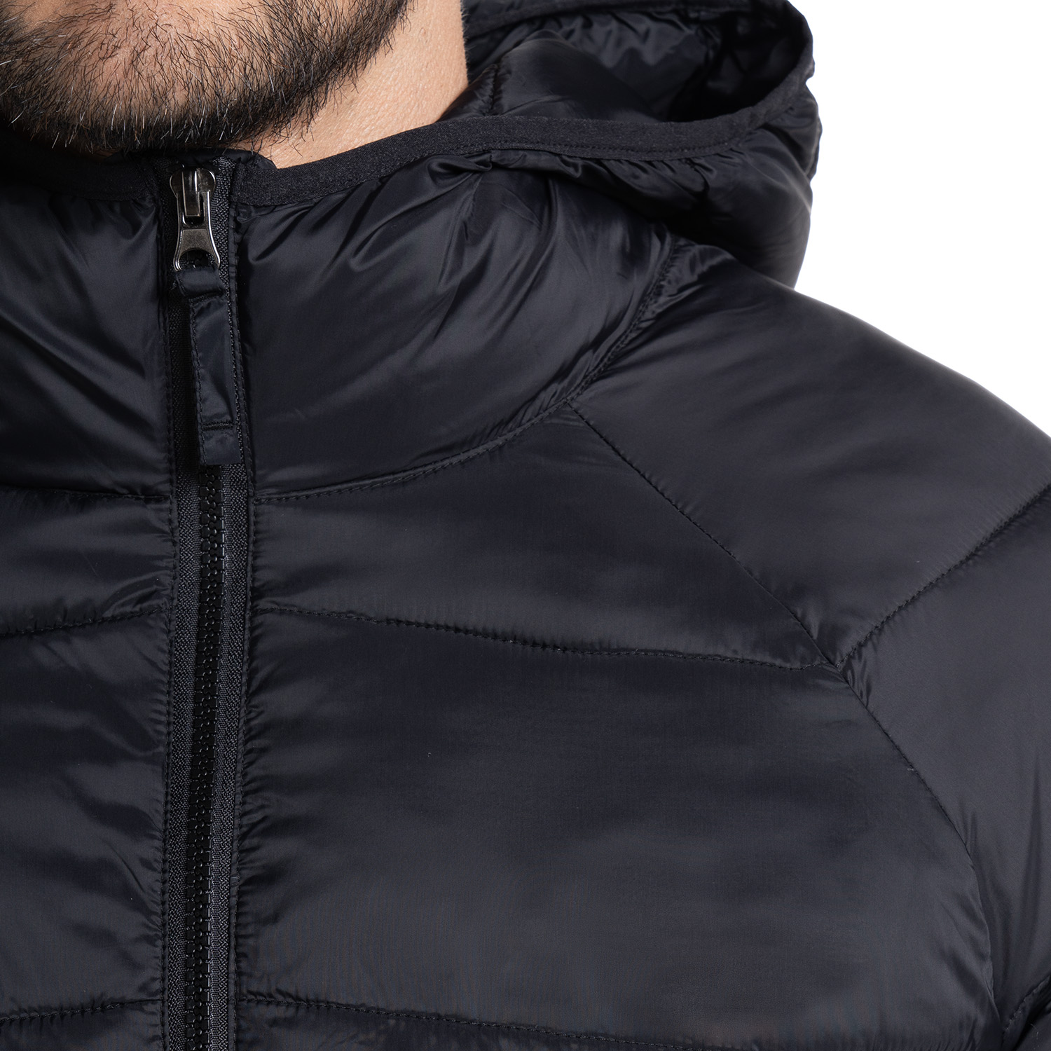 PARKA CON CAPUCHA | EN COLOR NEGRO - 3