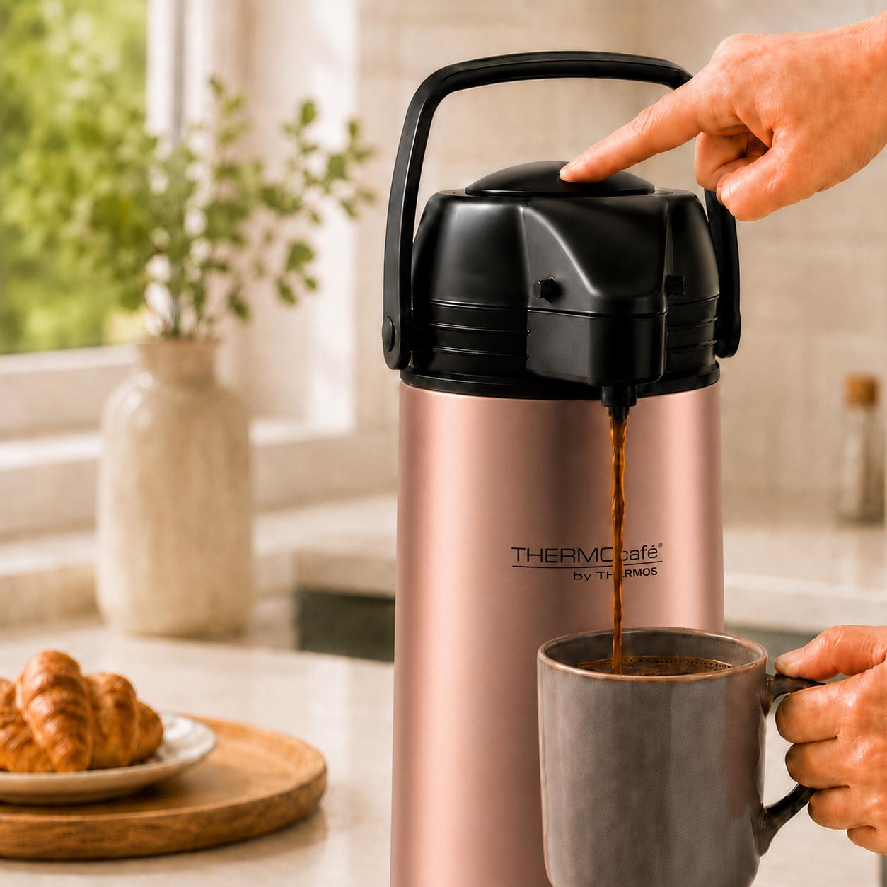 TERMO CON SIFON PARA LIQUIDOS 1.9L THERMOS JADO-19 ROSA GOLD - 6