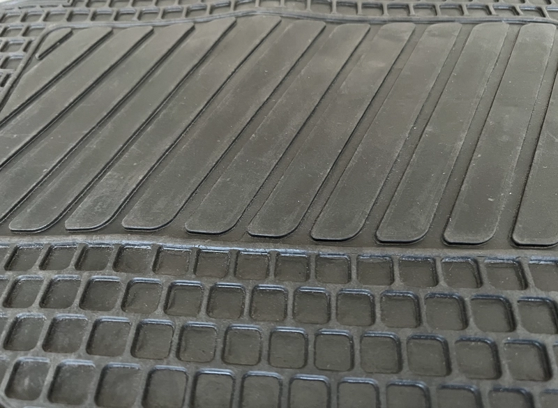 PISO DE GOMA KIA FRONTIER - 6