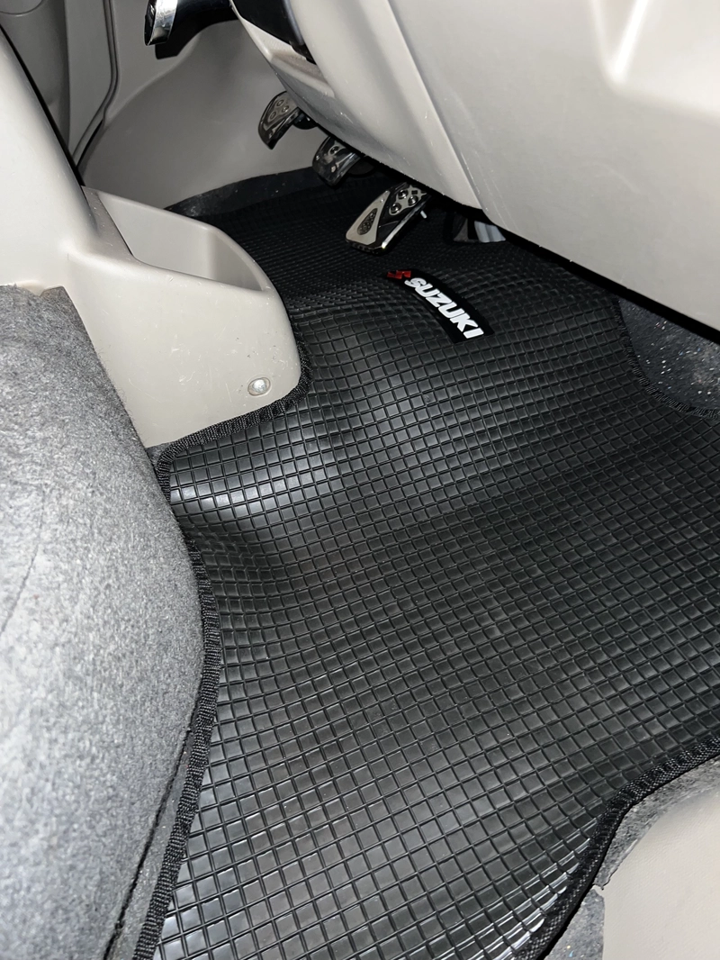 PISO DE GOMA SUZUKI APV - 5
