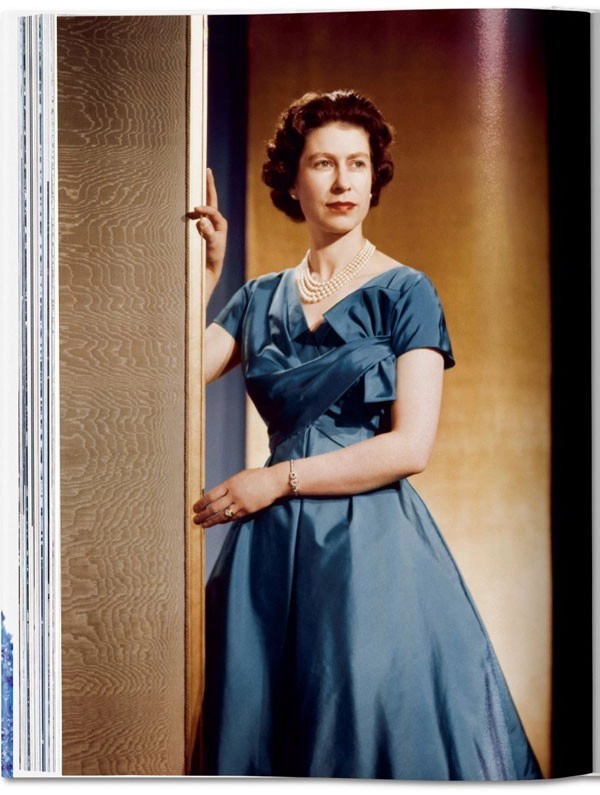LIBRO HER MAJESTY. A PHOTOGRAPHIC HISTORY 1926TODAY. - CHRISTOPHER WARW ICH REUEL GOLDEN - 4