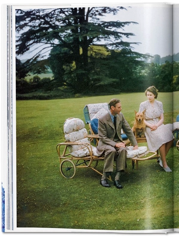 LIBRO HER MAJESTY. A PHOTOGRAPHIC HISTORY 1926TODAY. - CHRISTOPHER WARW ICH REUEL GOLDEN - 6