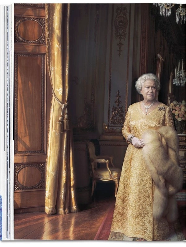 LIBRO HER MAJESTY. A PHOTOGRAPHIC HISTORY 1926TODAY. - CHRISTOPHER WARW ICH REUEL GOLDEN - 7