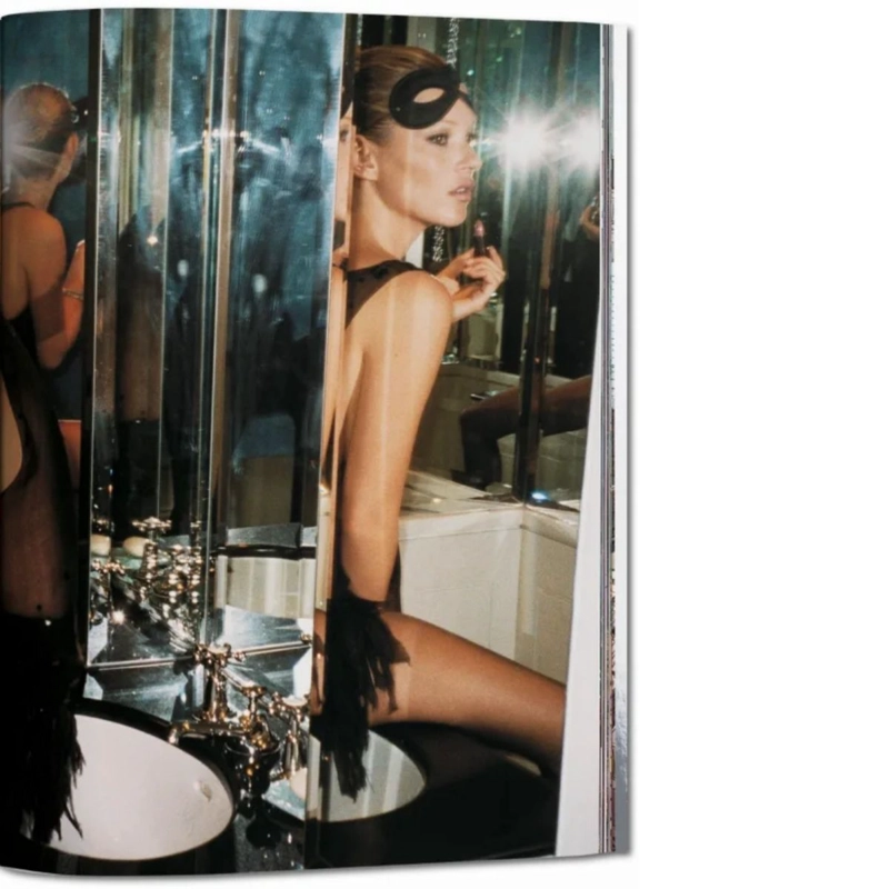 KATE MOSS BY MARIO TESTINO - 5