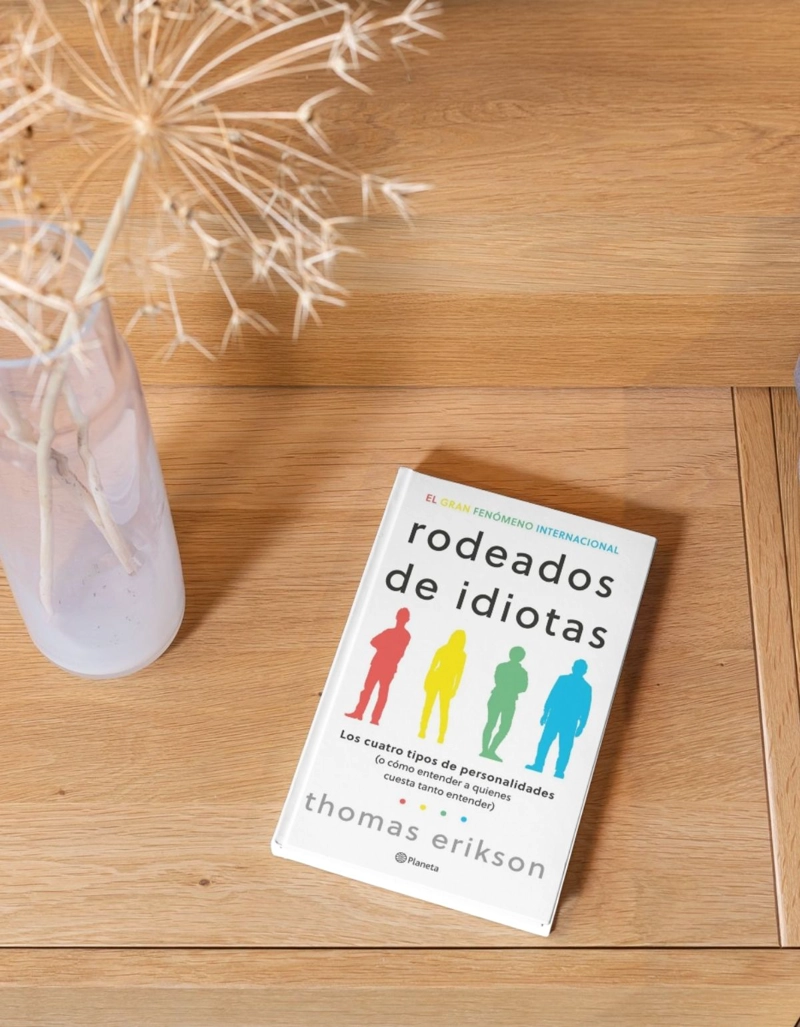 RODEADO DE IDIOTAS - 2